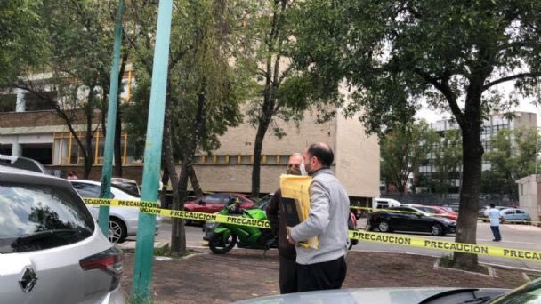 Seorang mahasiswa kehilangan nyawanya di UNAM, setelah melompat ke dalam kekosongan dari sebuah gedung.  Fakultas Kedokteran ditutup (Foto: Twitter)