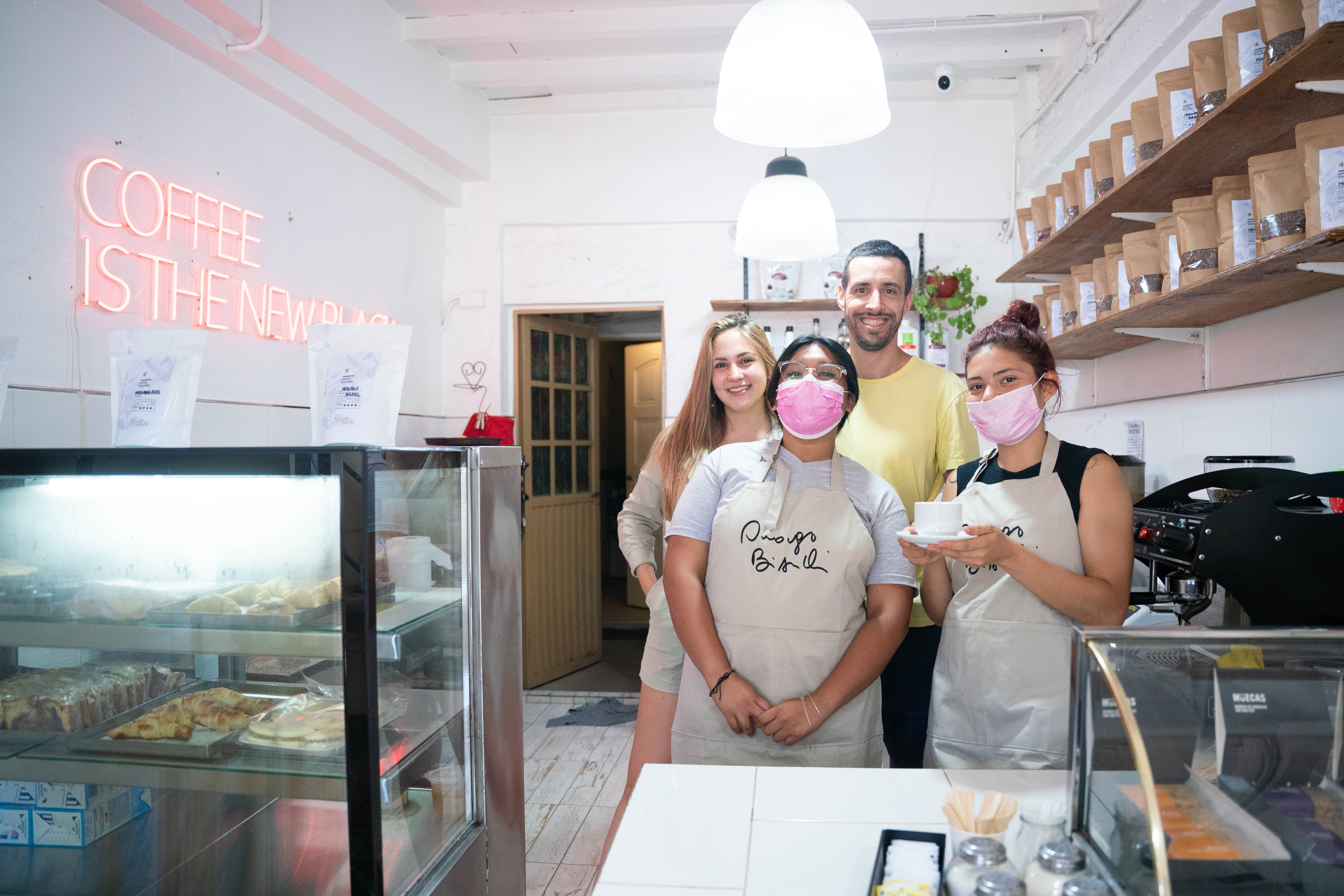 Es brasileño y abrió la primera cafetería de especialidad en el Barrio 31:  “Quiero que muchos puedan progresar a través del café” - Infobae
