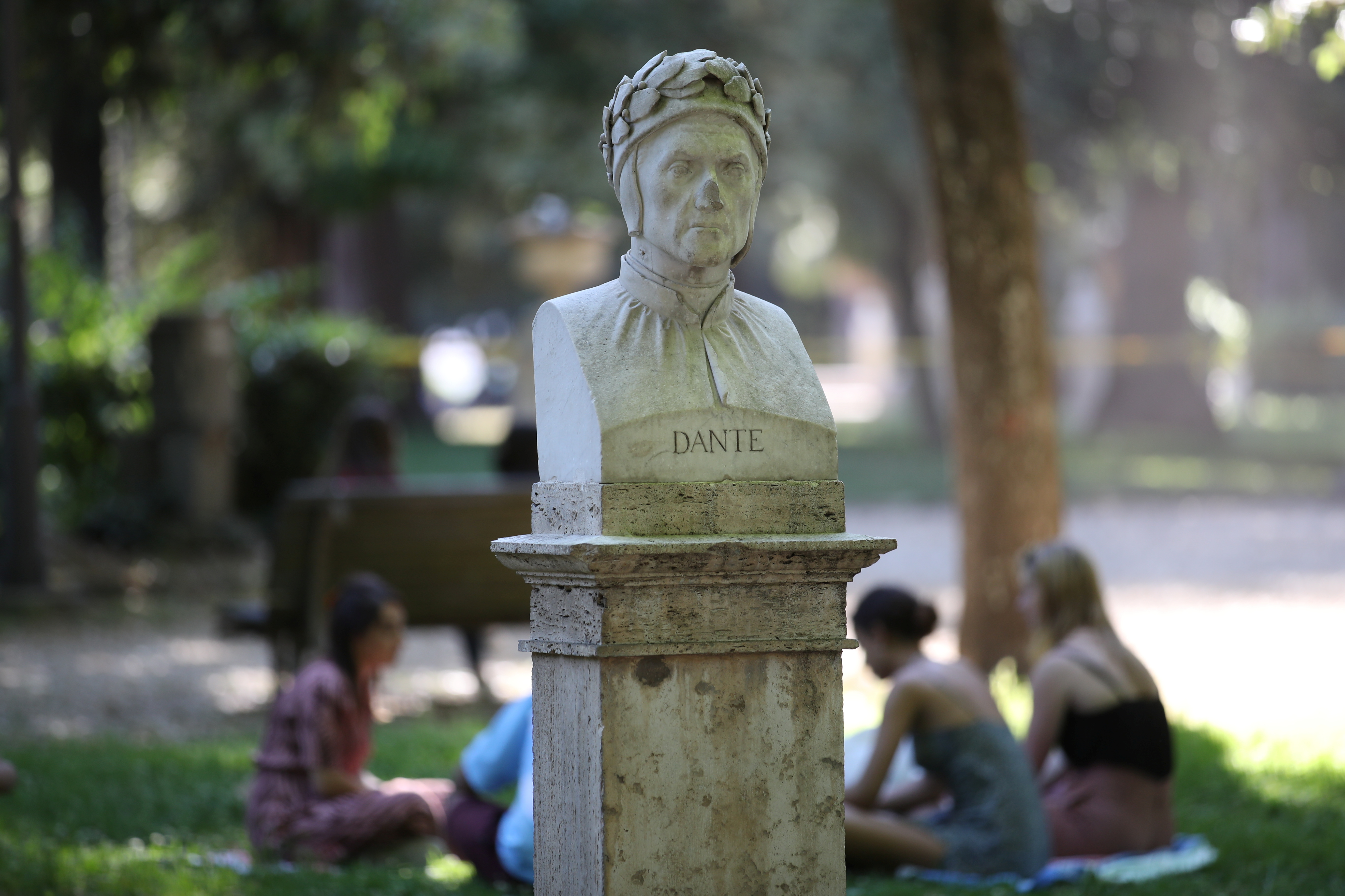 The bust of Italian poet Dante Alighieri is seen at Villa Borghese park, in Rome, Italy June 1, 2021. Picture taken June 1, 2021. REUTERS/Yara Nardi