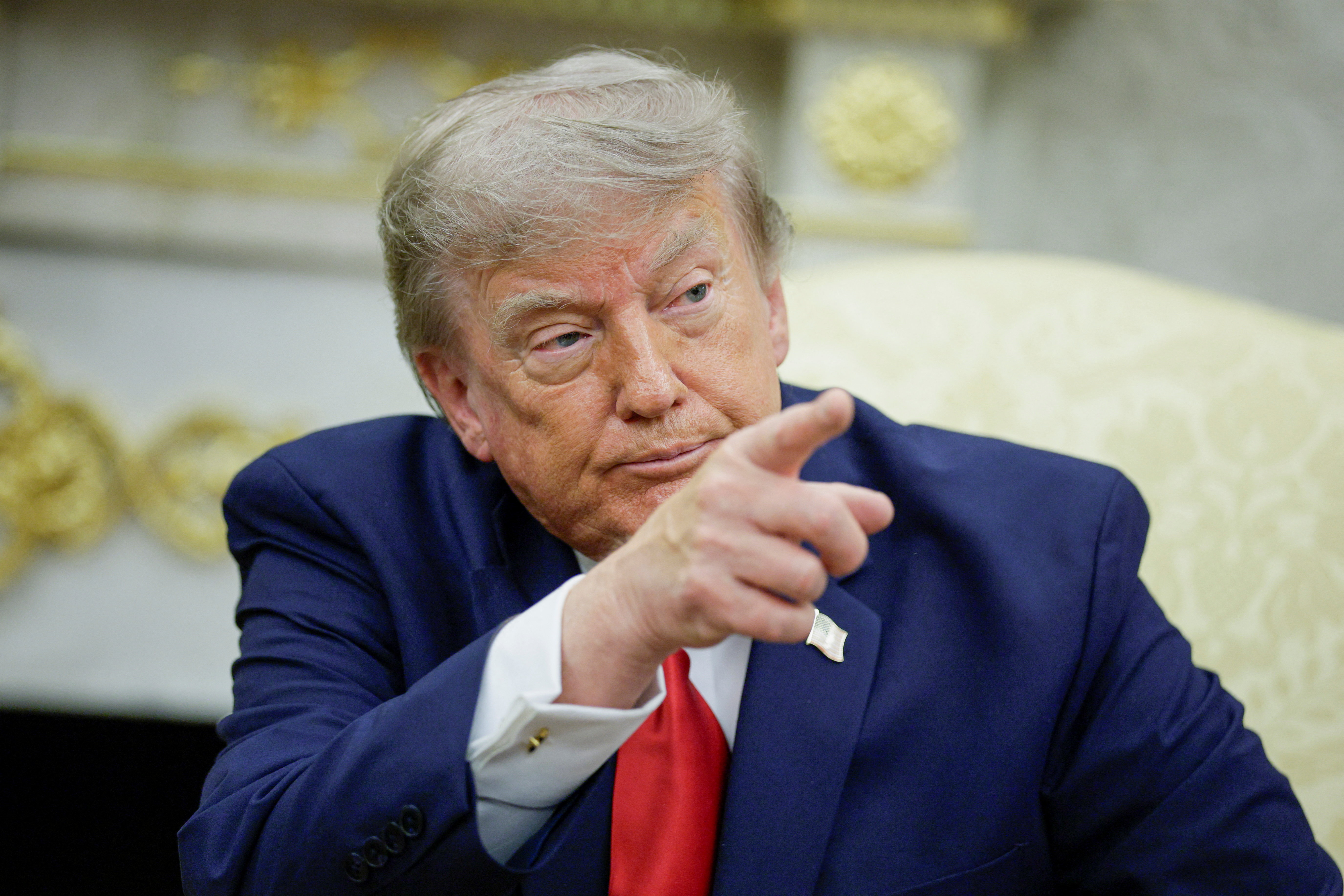 Donald Trump dijo que ordenar&aacute; ataques contra centrales el&eacute;ctricas y puentes si Ir&aacute;n se niega a negociar