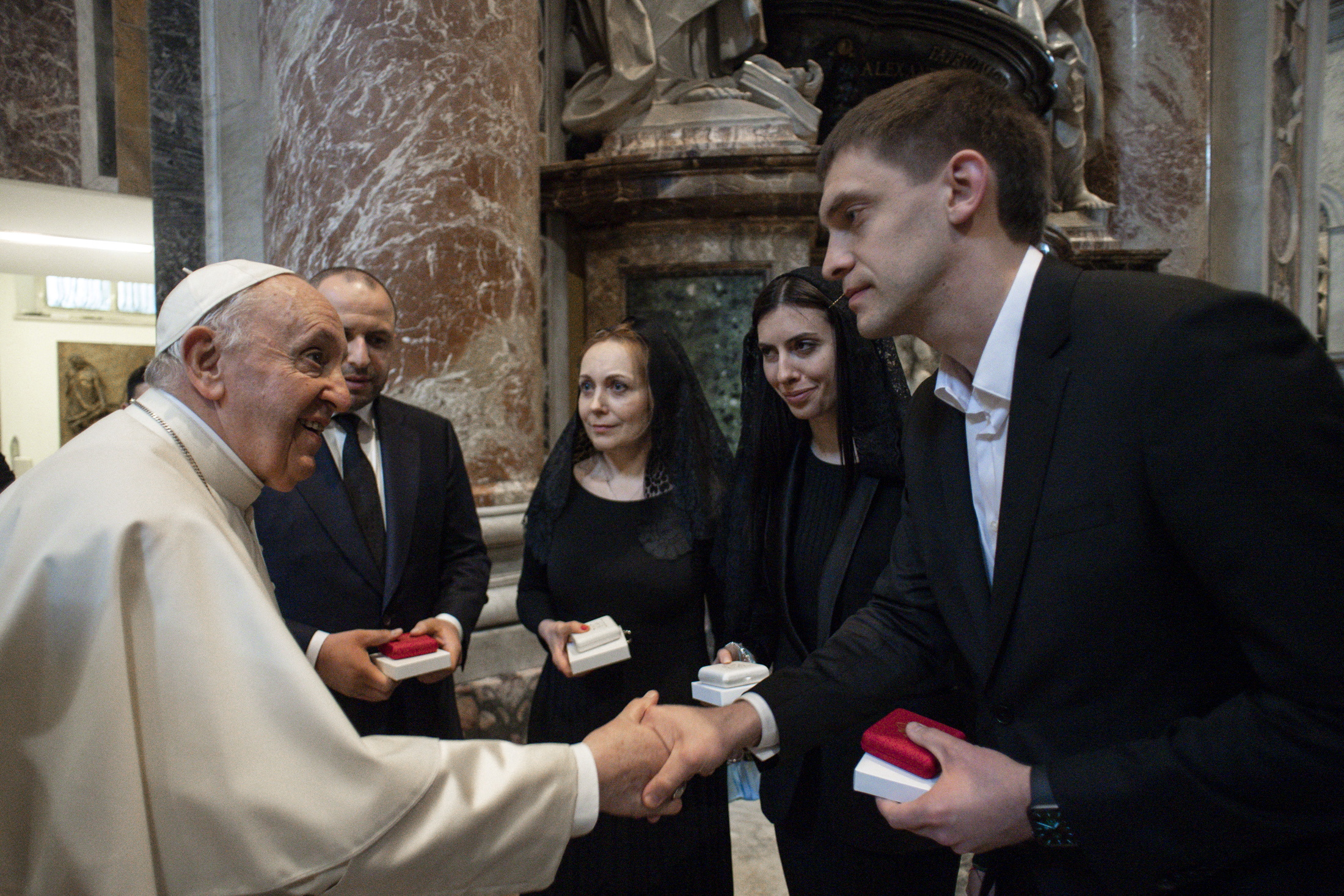 El alcalde Fedorov fue recibido por el papa Francisco en la Basílica de San Pedro durante el pasado mes de abril 