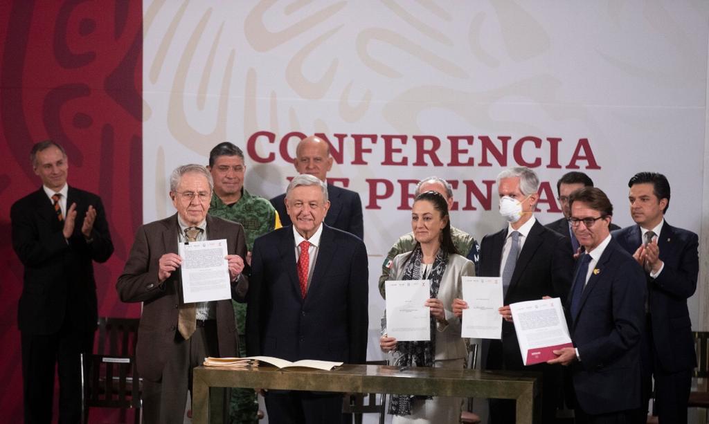 En mayo de este año, se firmó un convenio con Fundación Teletón para reconverrtir algunos de sus CRITs en centros de atención a pacientes con COVID-19 (Foto: Cortesía Presidencia)