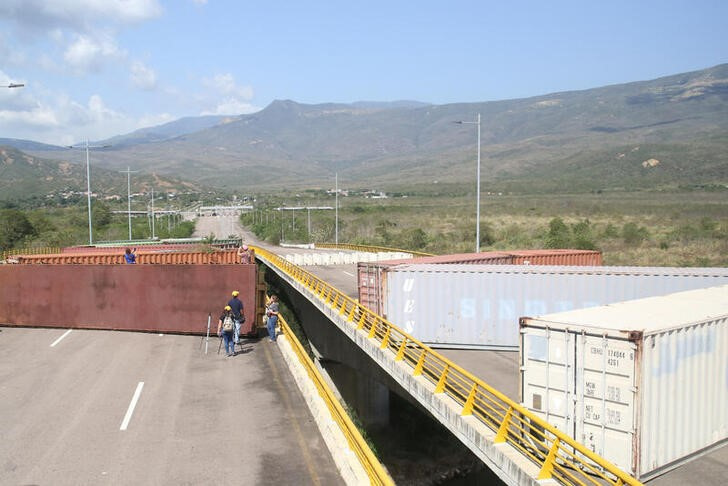 El paso de vehículo lleva completamente bloqueado tres años REUTERS/Carlos Eduardo Ramirez