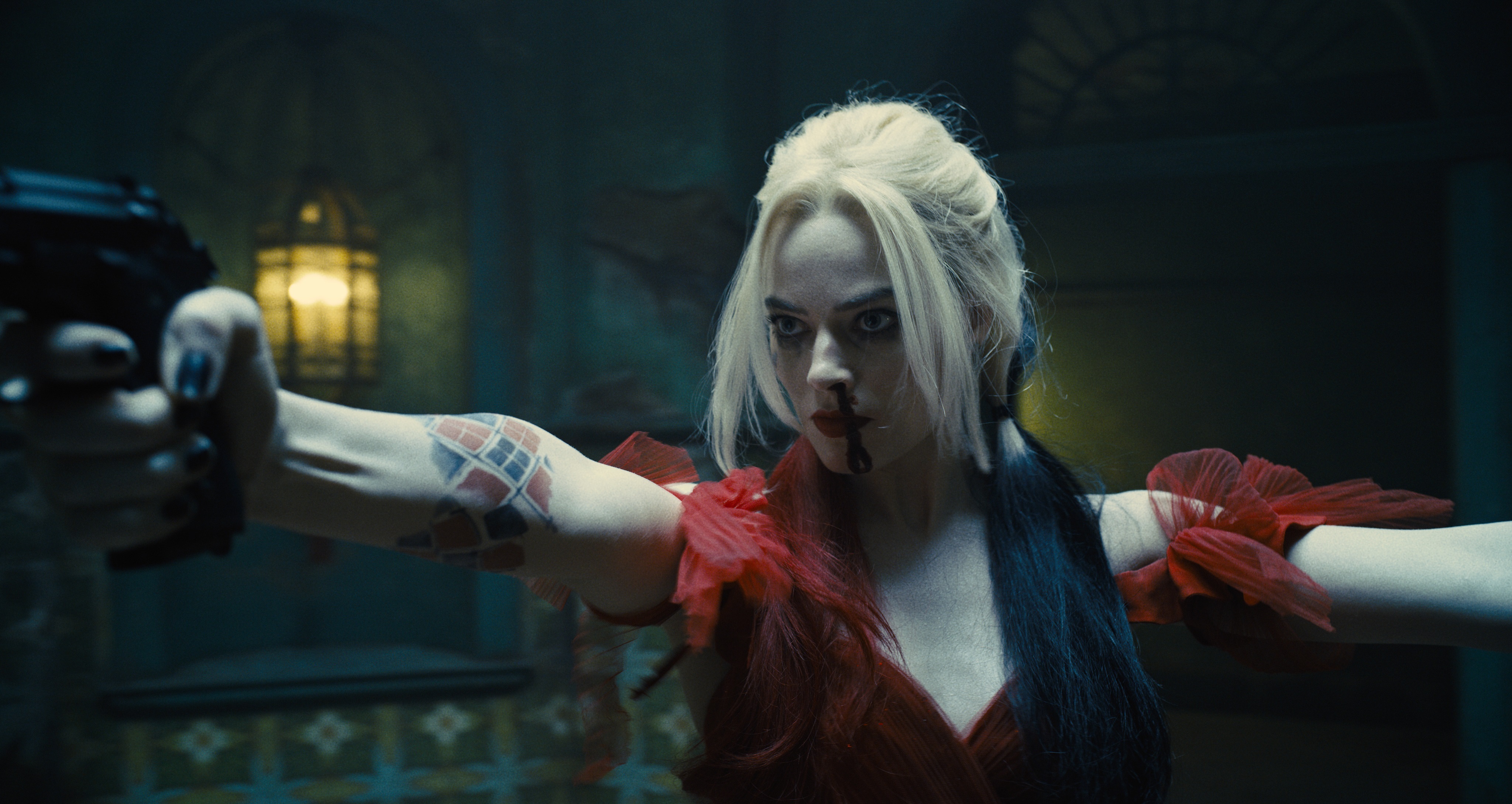 Fotografía cedida por Warner Bros./DC Comics que muestra a la actriz Margot Robbie durante una escena de la película "The Suicide Squad"./DC Comics

