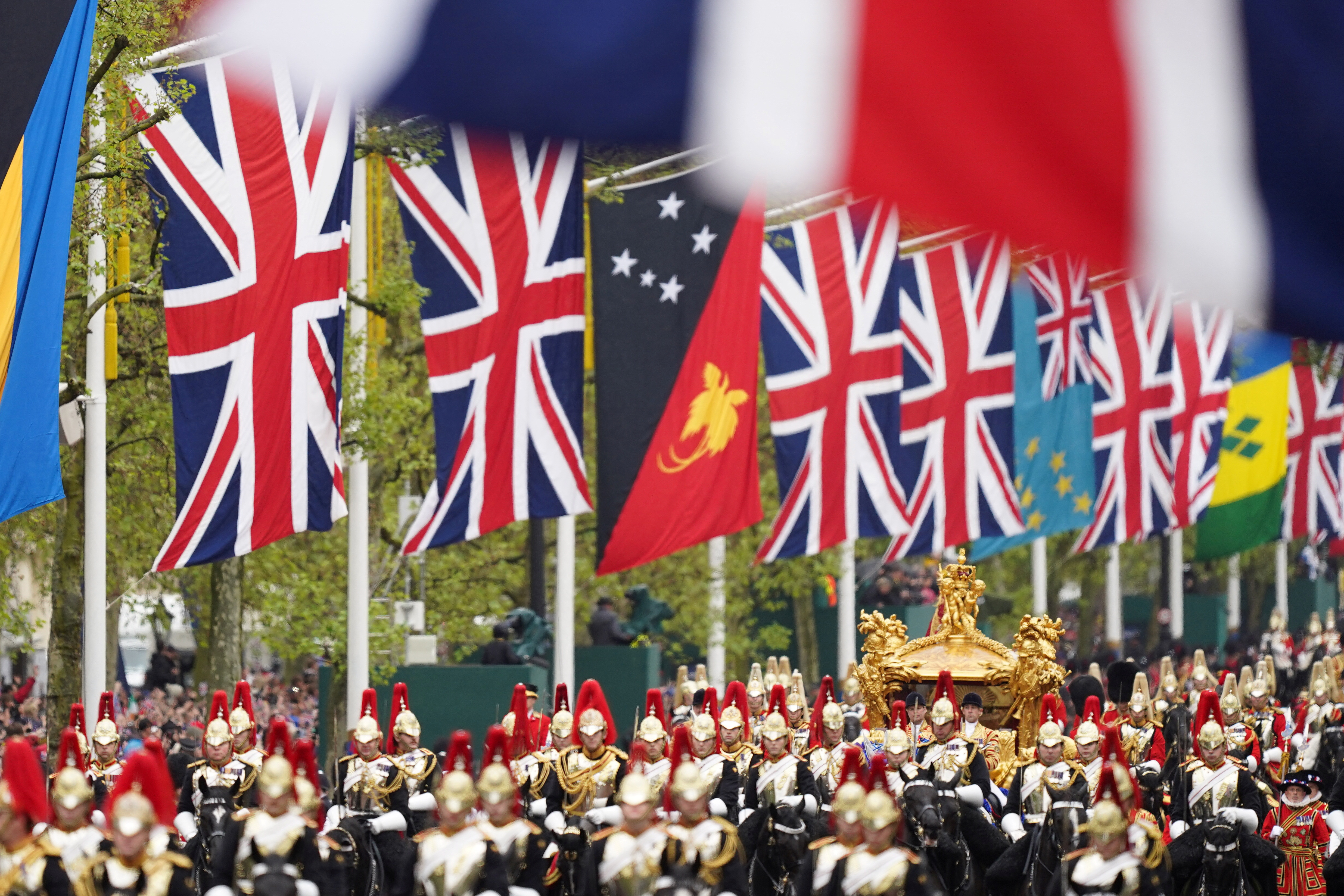 Carlos y Camila esperan que este fin de de semana largo “sea una oportunidad para pasar celebrar con amigos, familiares y las diversas comunidades”, indicó el Palacio de Buckingham en un comunicado. (REUTERS)