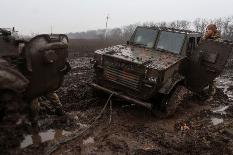 El ejército ucraniano en el frente de batalla en Bakhmut. (REUTERS/Yan Dobronosov)