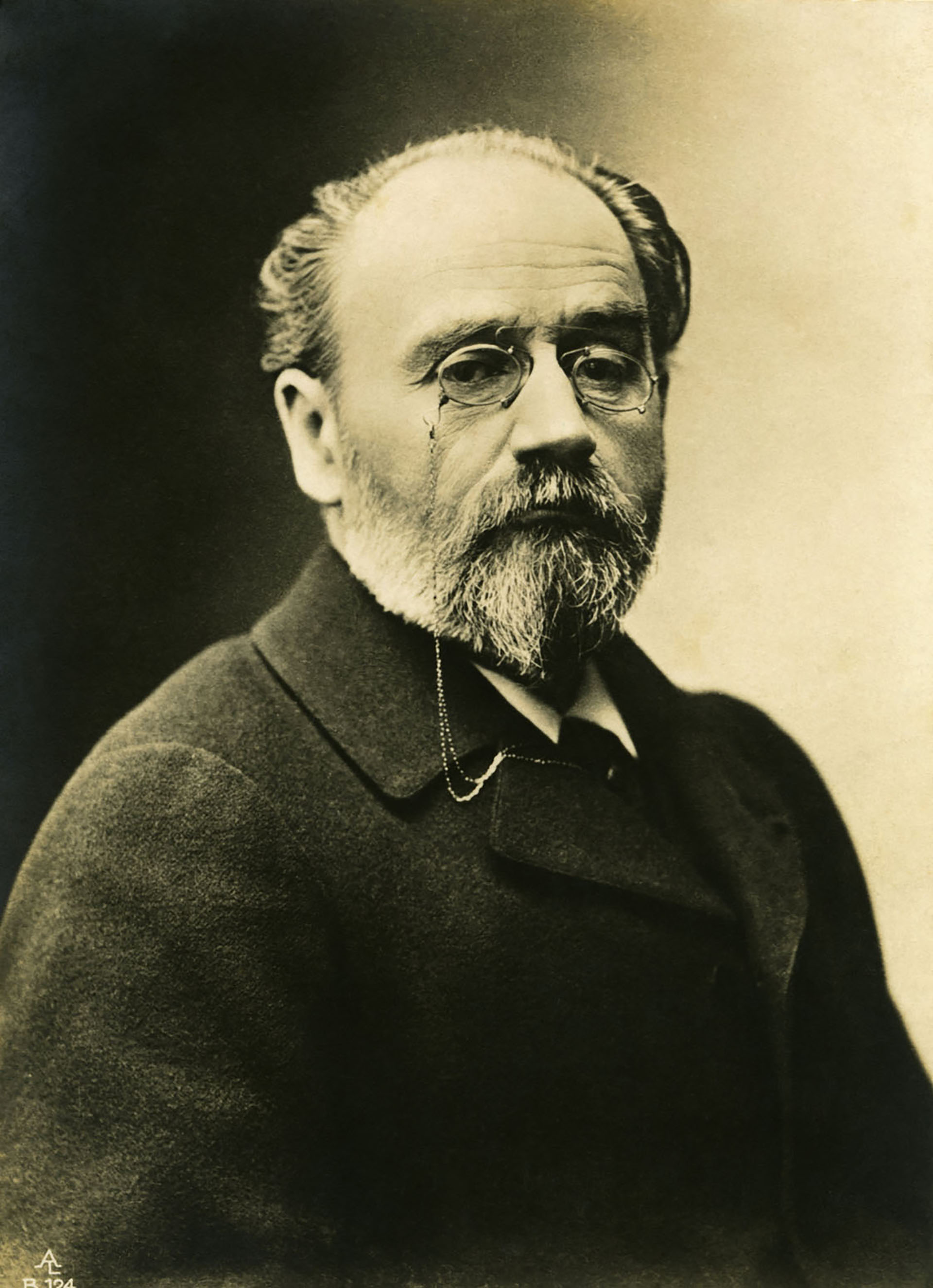 Emile Zola - portrait - French writer and novelist - 2 April 1840 - 29 September 1902  (Photo by Culture Club/Getty Images)