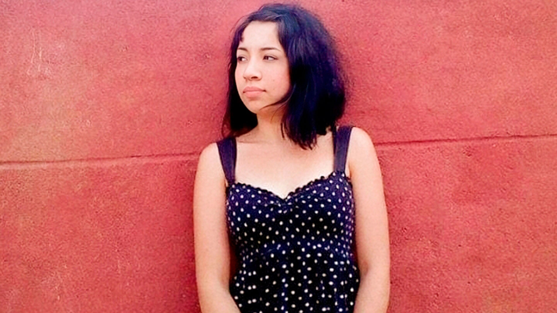 A los 18 años, cuando ya militaba con la organización a la que ahora denuncia 