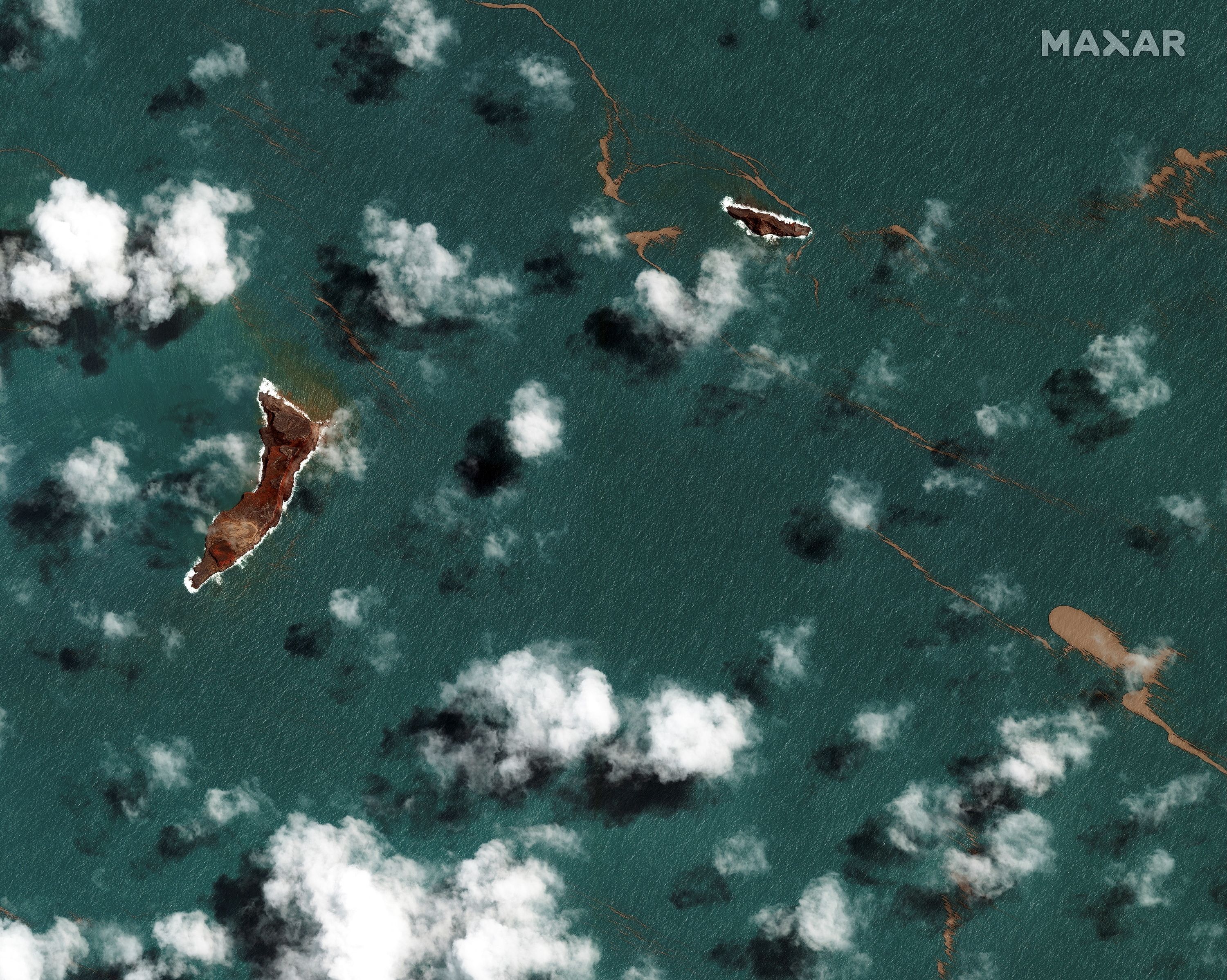 Fotos satelitales de cómo se ve el volcán de Tonga después de la erupción 
