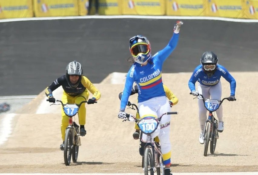 Mariana Pajón gana oro en el BMX de los Juegos Bolivarianos, Valledupar 2022. 

Foto: tomada del Twitter del Comité Olímpico Colombiano.