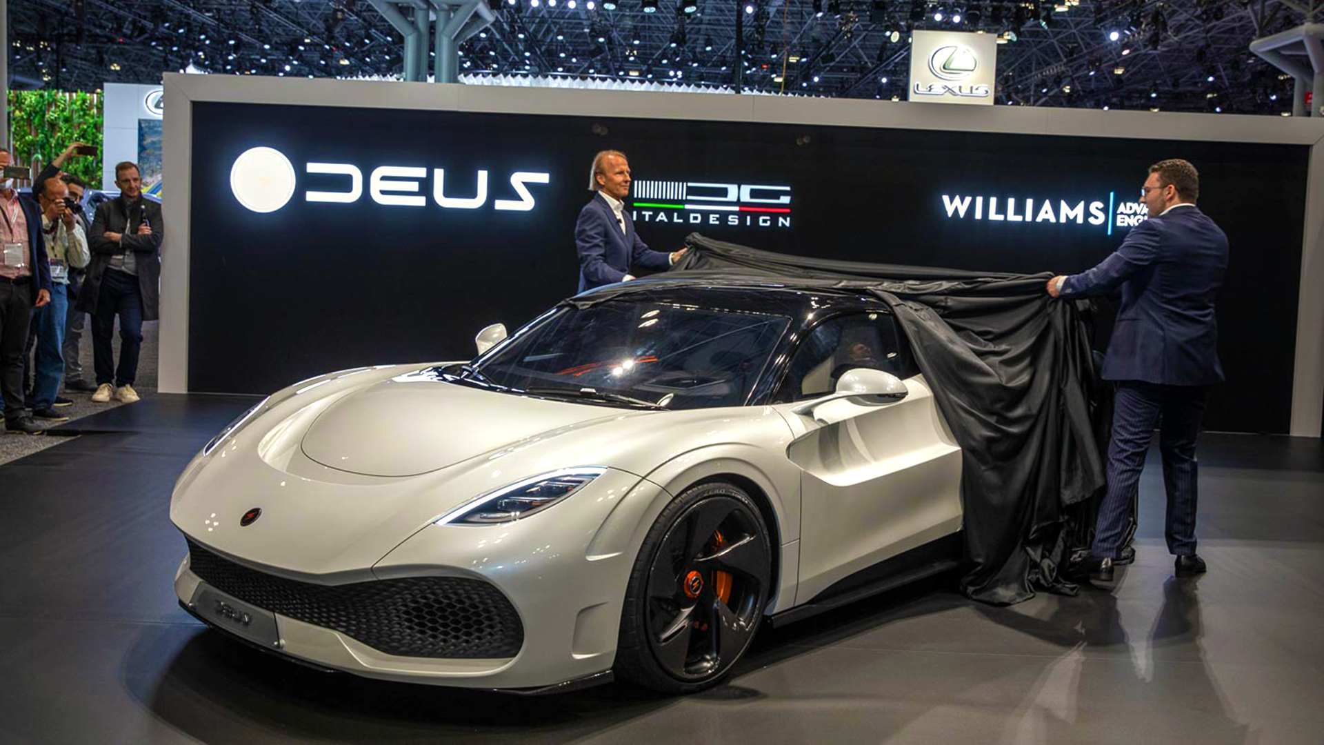 The official presentation of Deus Vayanne 2025 in the New York Motor Show 2022