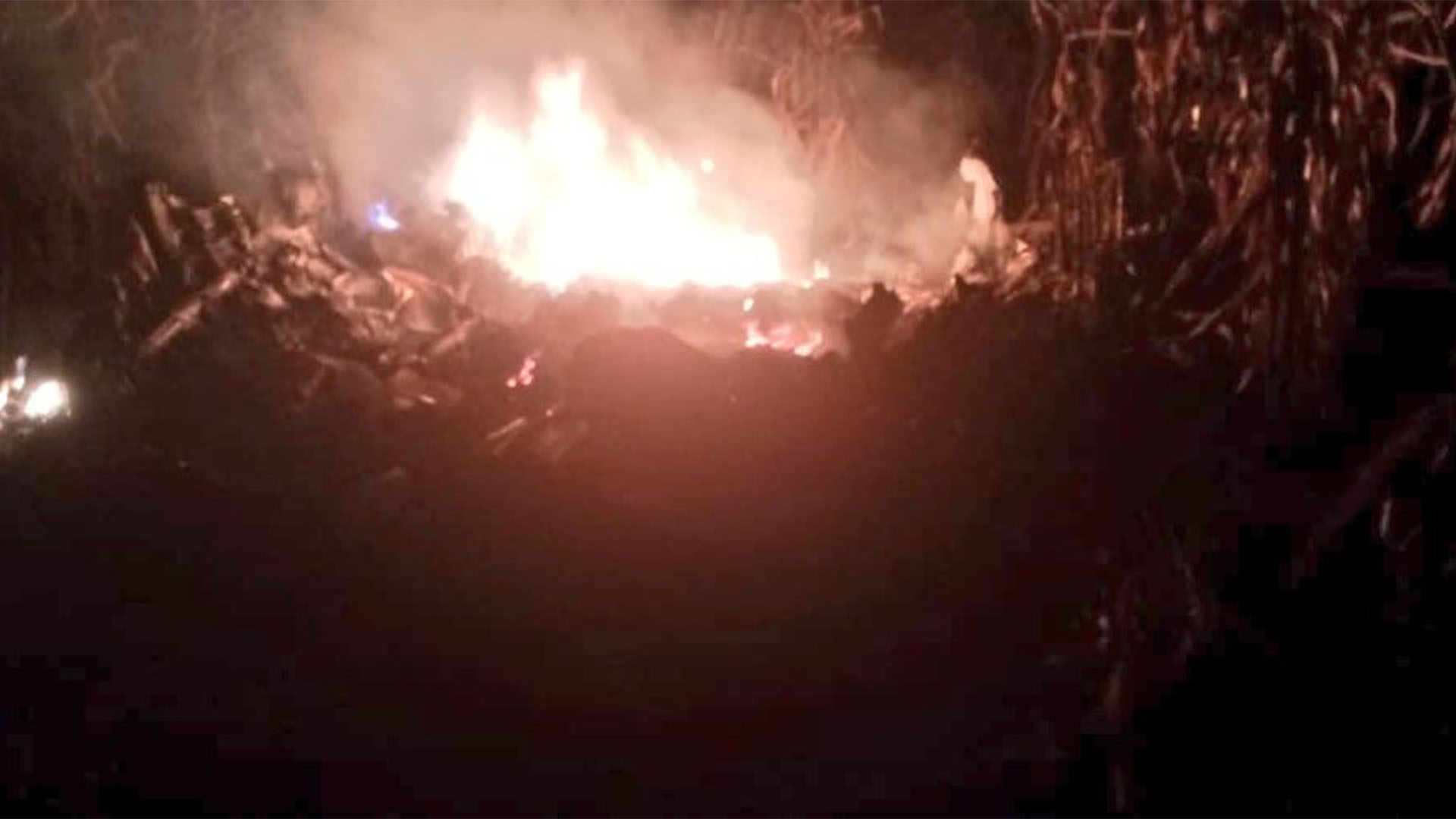 Radares detectaron que el jet ingresó a Guatemala alrededor de las 20:00 horas y, media hora después, mientras volaba sobre Alta Verapaz, se estrelló mientras realizaba maniobras para aterrizar en una pista clandestina cerca de la comunidad Santa Marta Salinas (Foto: Twitter@SamChun_informa)