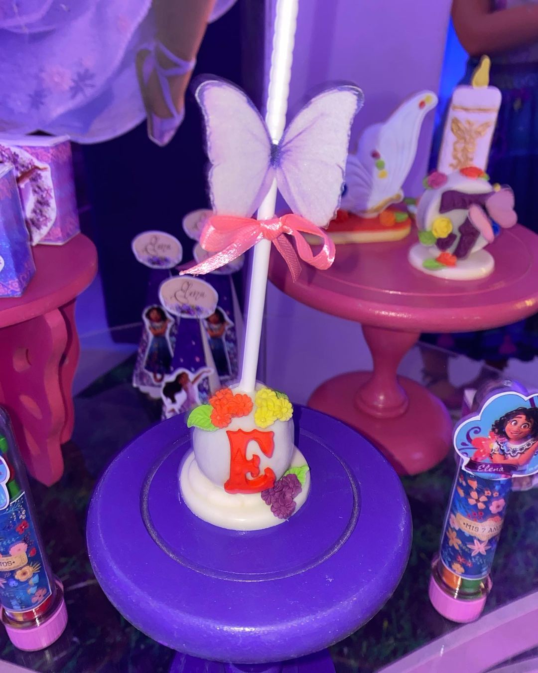 Cake pops, confites y golosinas de Encanto hechas por la mamá de El Noba para el cumpleaños de la hija de Barby Silenzi