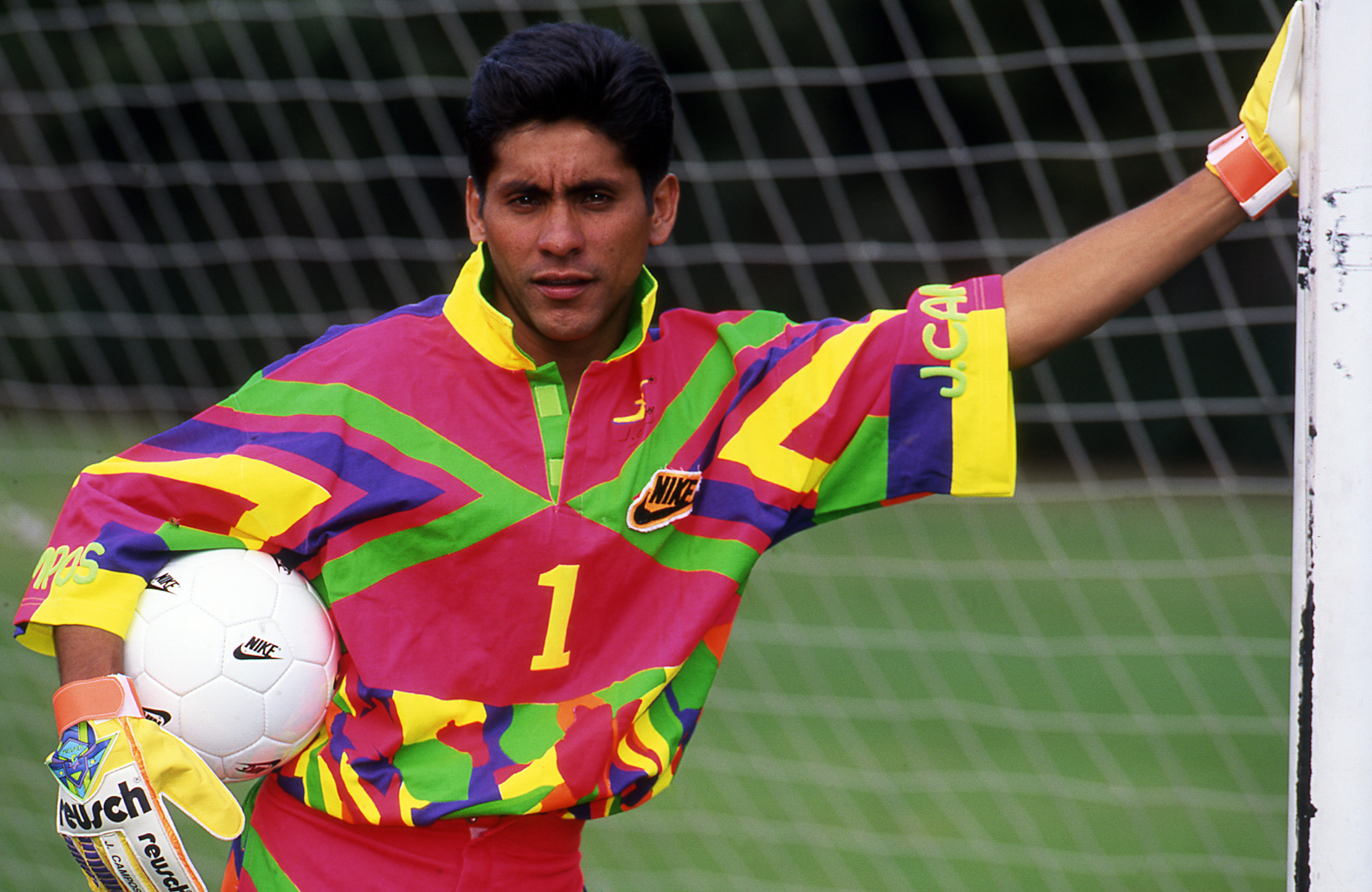 Jorge Campos fue una figura del fútbol mexicano de la década de los noventa (Foto: ALLSPORT / David Leah)