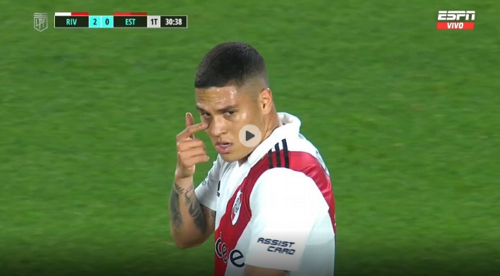 El curioso problema que sufrió Quintero antes de regalarle la exquisita asistencia a Borja en el segundo gol de River Plate ante Estudiantes