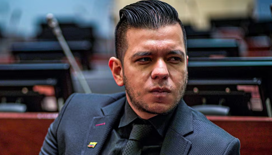 Jota Pe Hernández arremetió contra el Gobierno Petro por alza en el galón  de la gasolina: “Luego de sacarles el voto, los volvieron a clavar” -  Infobae