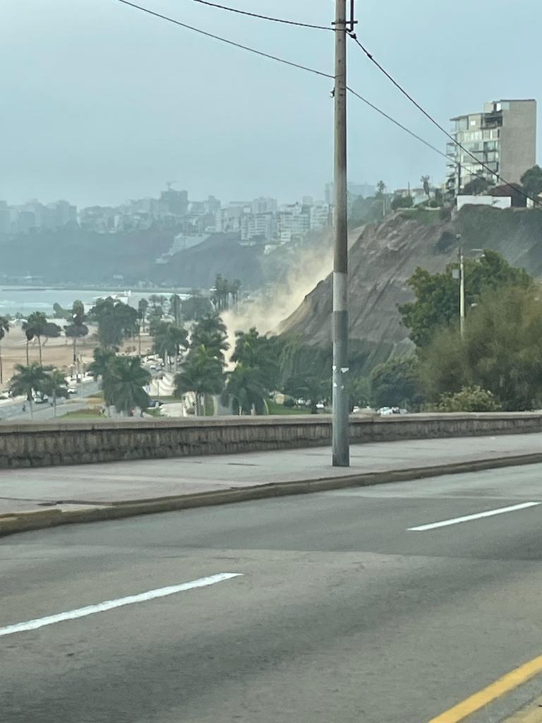 Videos Y Fotos Del Fuerte Sismo De 55 Grados Que Se Registró En Lima Infobae 4324