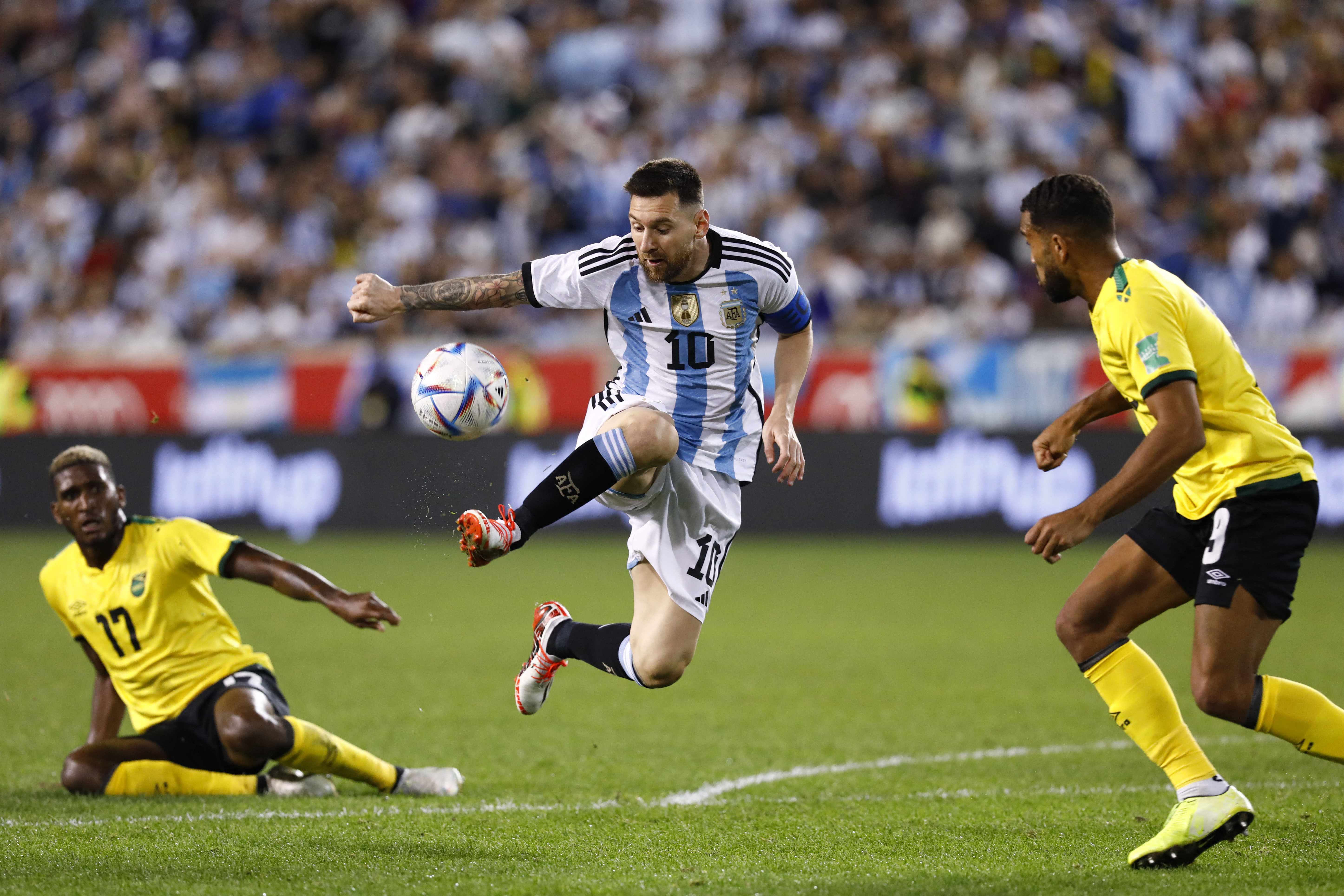 Messi ingresó a los 56 minutos de partido y marcó dos goles (AFP)