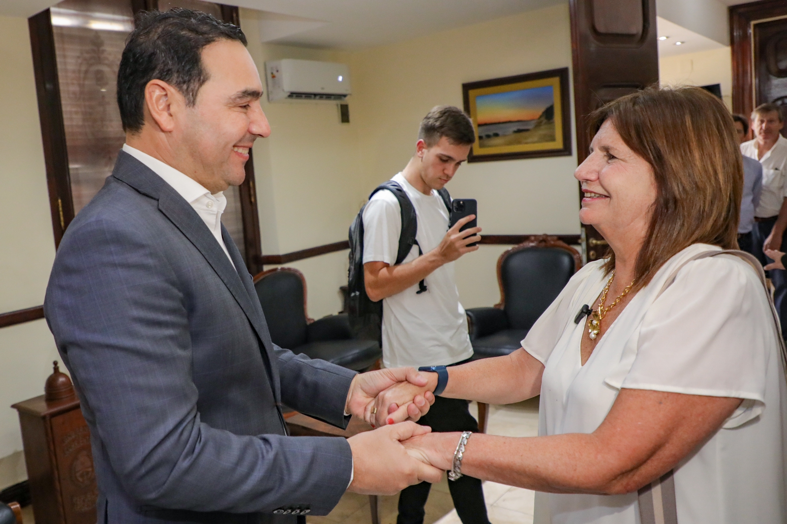Patricia Bullrich se reunió con el gobernador de Corrientes, Gustavo Valdés