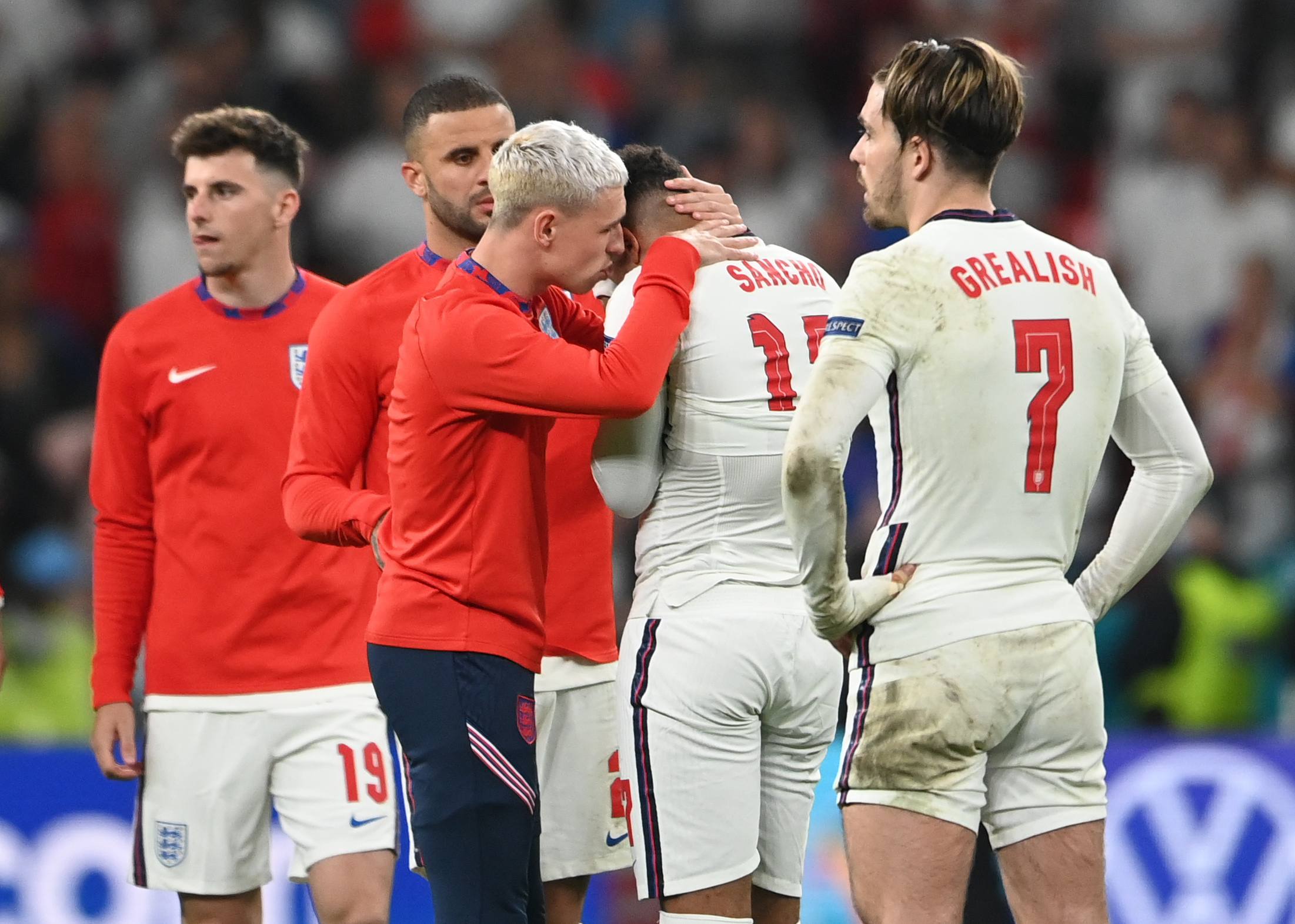 Sancho, desconsolado luego de perder la final en Wembley (Reuters)
