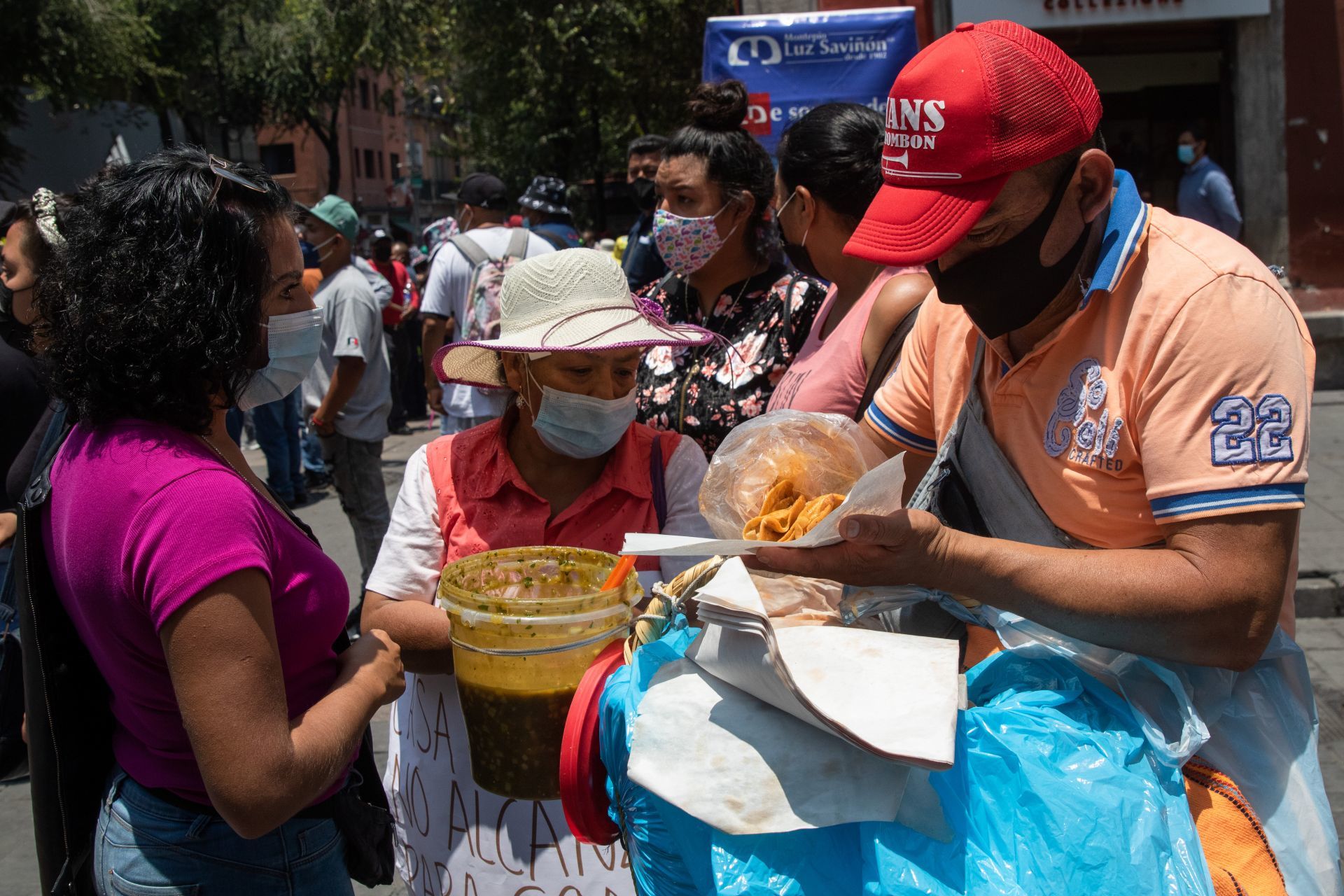 Los tacos de canasta son una de las opciones preferidas entre los mexicanos para una comida económica.
FOTO: MOISÉS PABLO/CUARTOSCURO.COM