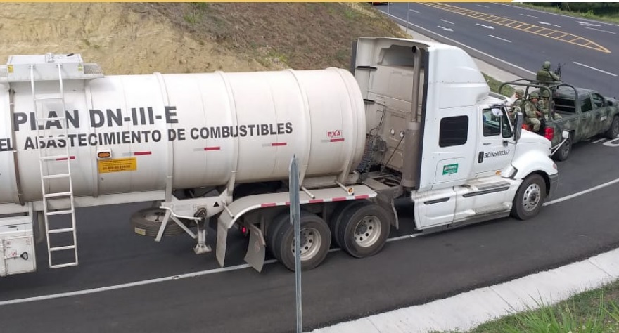 Cuando hubo desabasto de gasolinas, el presidente acondicionó un Plan DN-III que se quedó de forma permanente en el marco de combate al huachicol (Foto: Sedena)