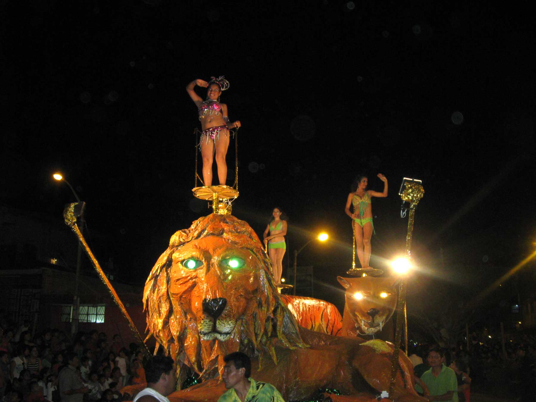 Allegorical cars with imposing figures of animals in the Piura carnival.  (Andean)