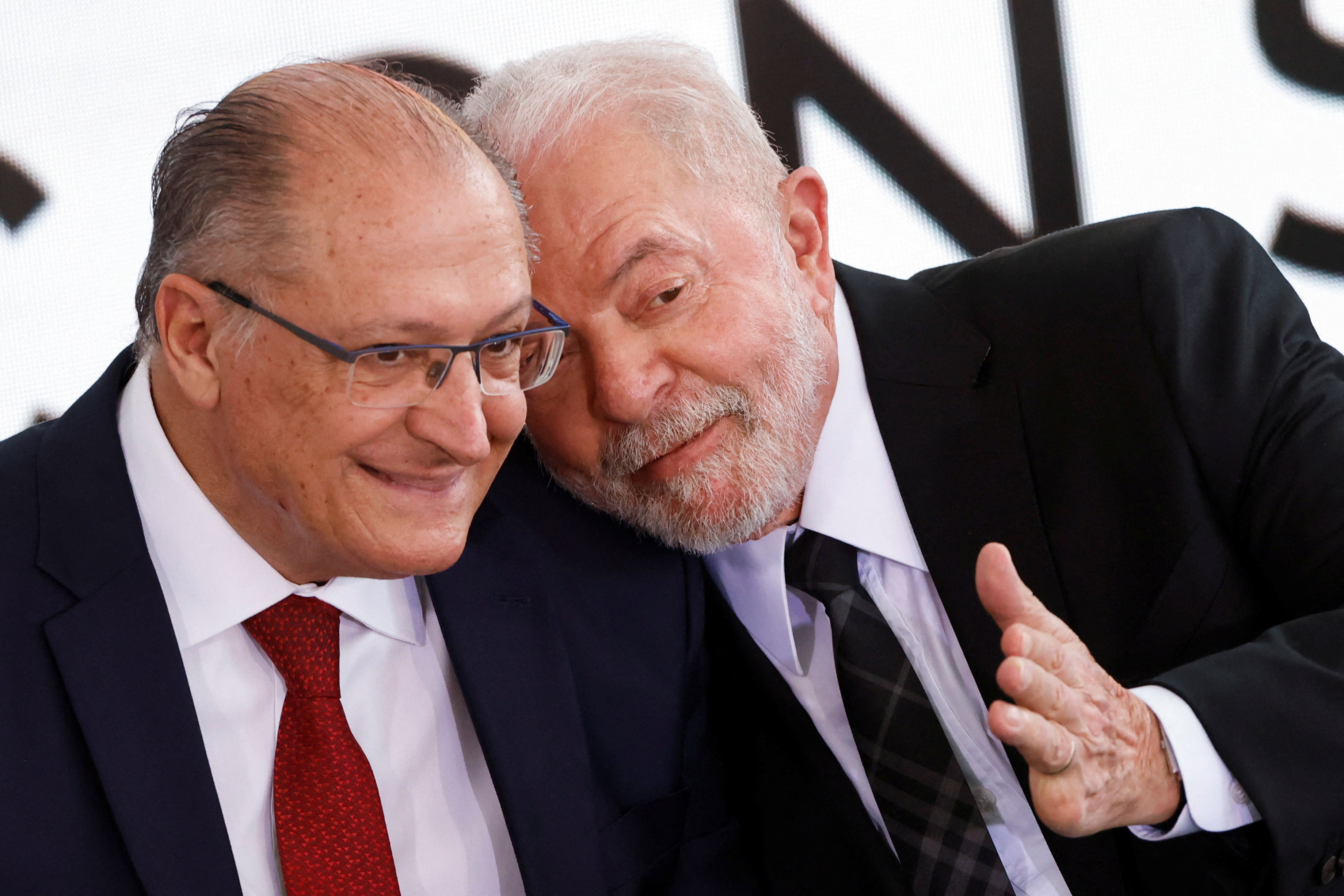 El vicepresidente y ministro de Desarrollo e Industria Geraldo Alckmin y el presidente Lula (REUTERS/Adriano Machado)