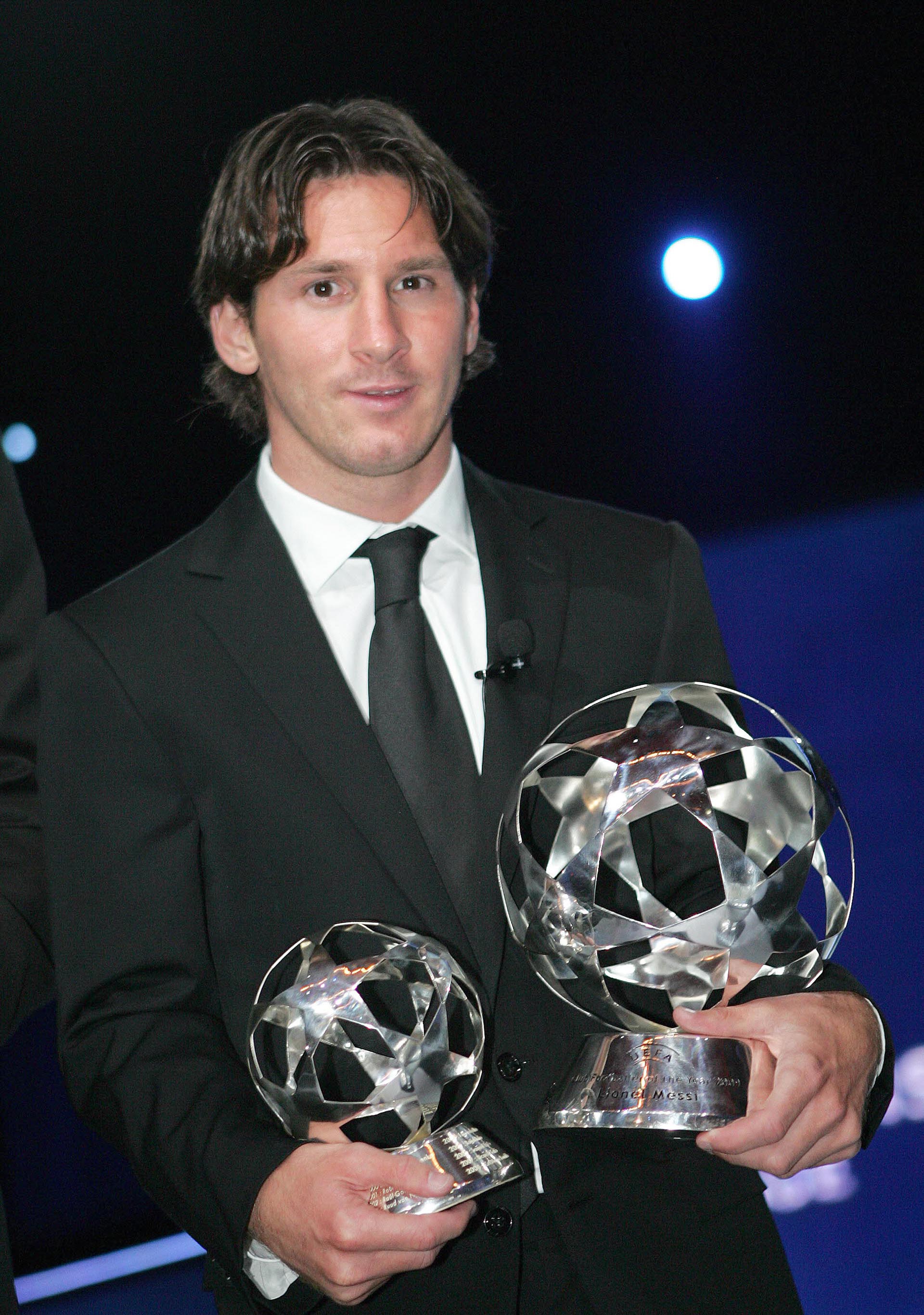 En el 2009, luego de ser reconocido como el mejor jugador por la UEFA