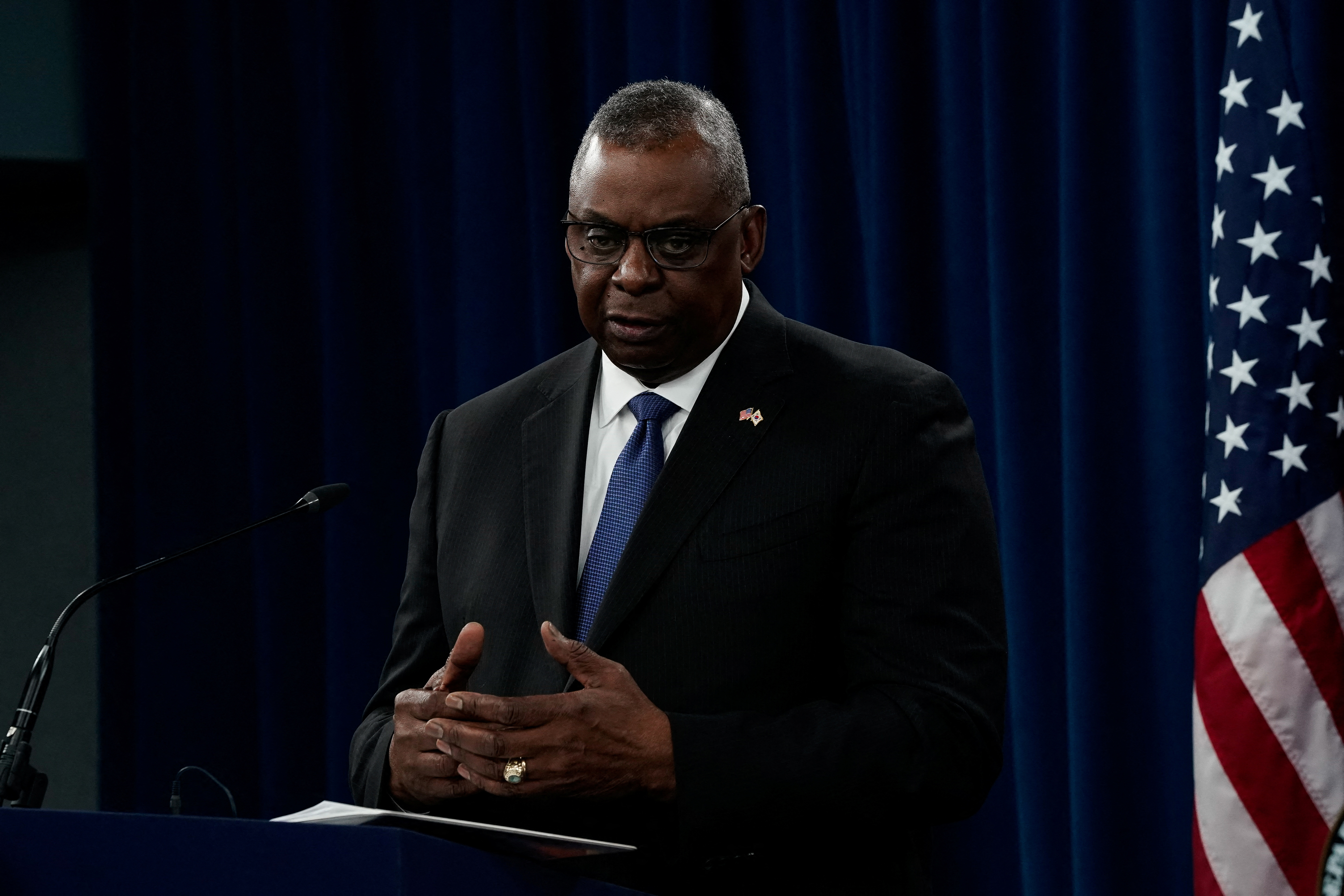 El secretario de Defensa de Estados Unidos, Lloyd Austin, habla durante una conferencia de prensa conjunta con el ministro de Defensa de Corea del Sur, Jong-Sup Lee, en el Pentágono en Arlington, Virginia, Estados Unidos, el 3 de noviembre de 2022. REUTERS/Elizabeth Frantz/Archivo
