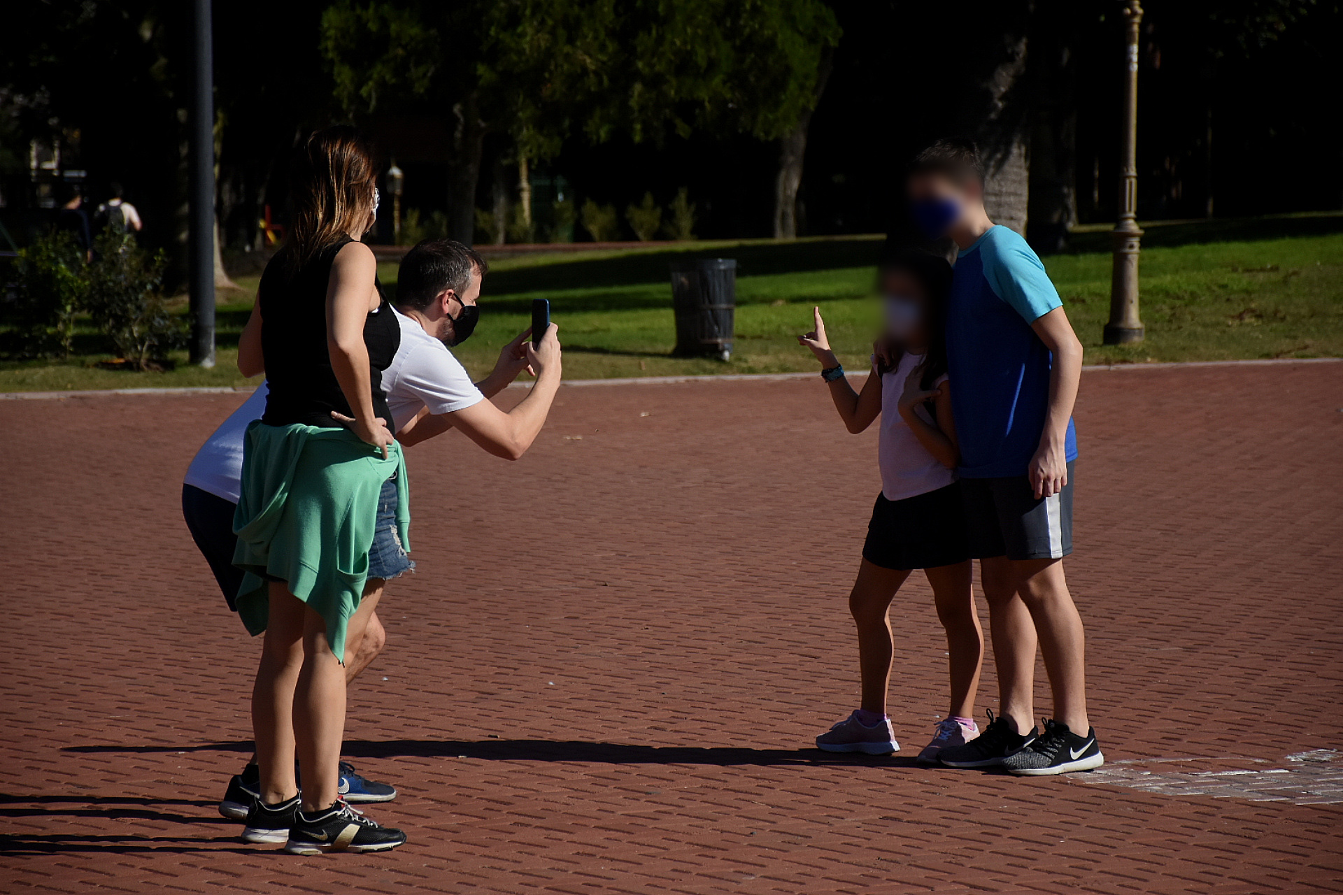 Después de muchos días encerrados, los niños aprovecharon para sacar fotos en sus paseos