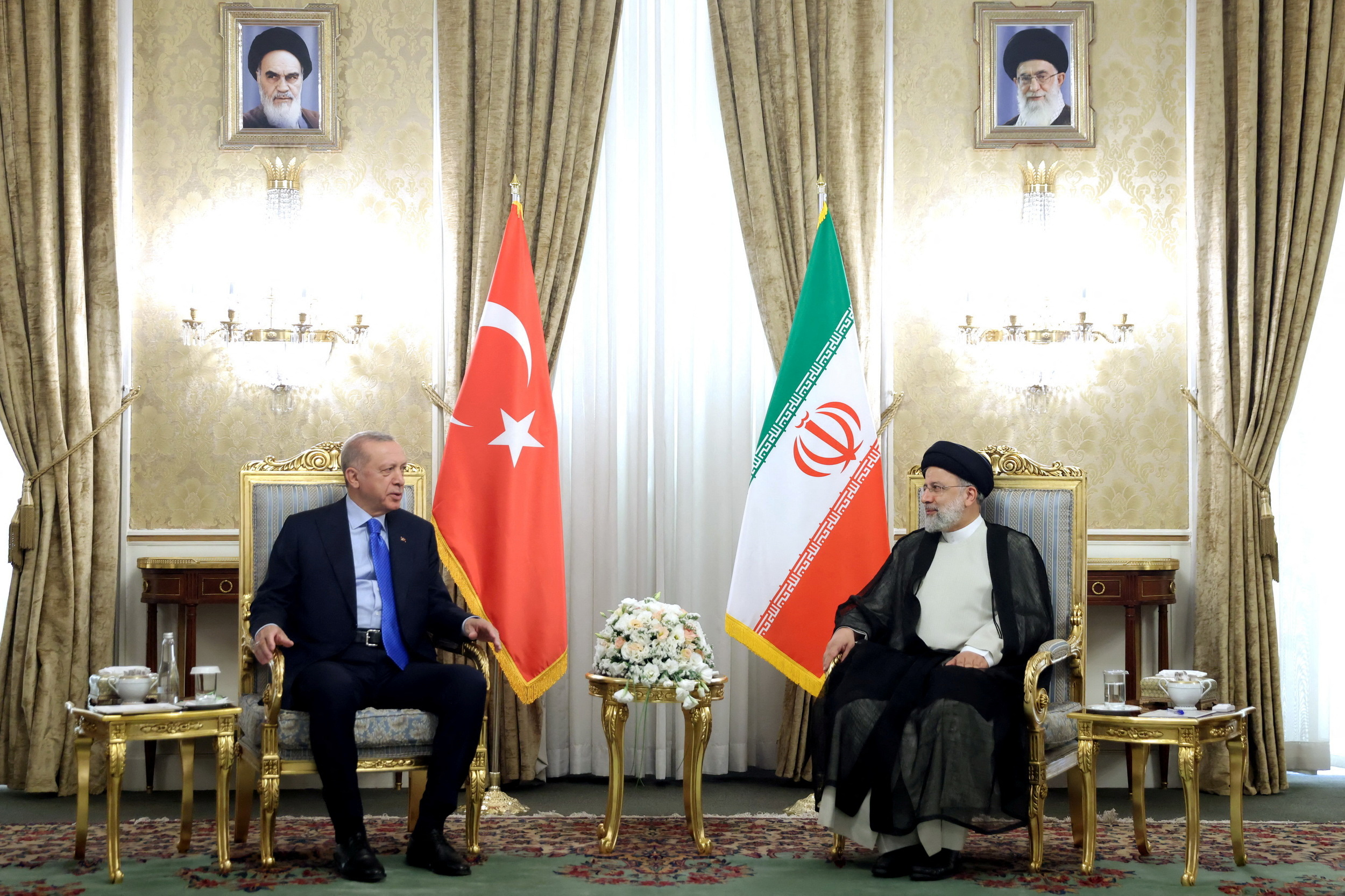 Ebrahim Raisi recibió a Tayyip Erdogan en Teherán (WANA/Reuters)