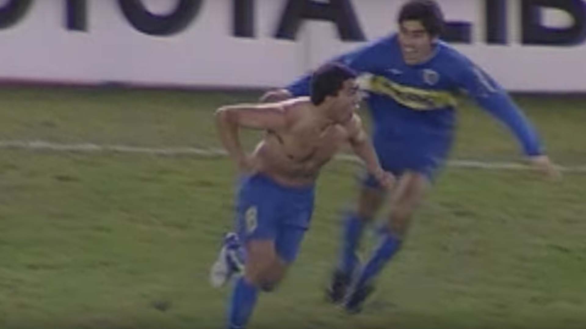 Tevez: seguir o colgar los botines 