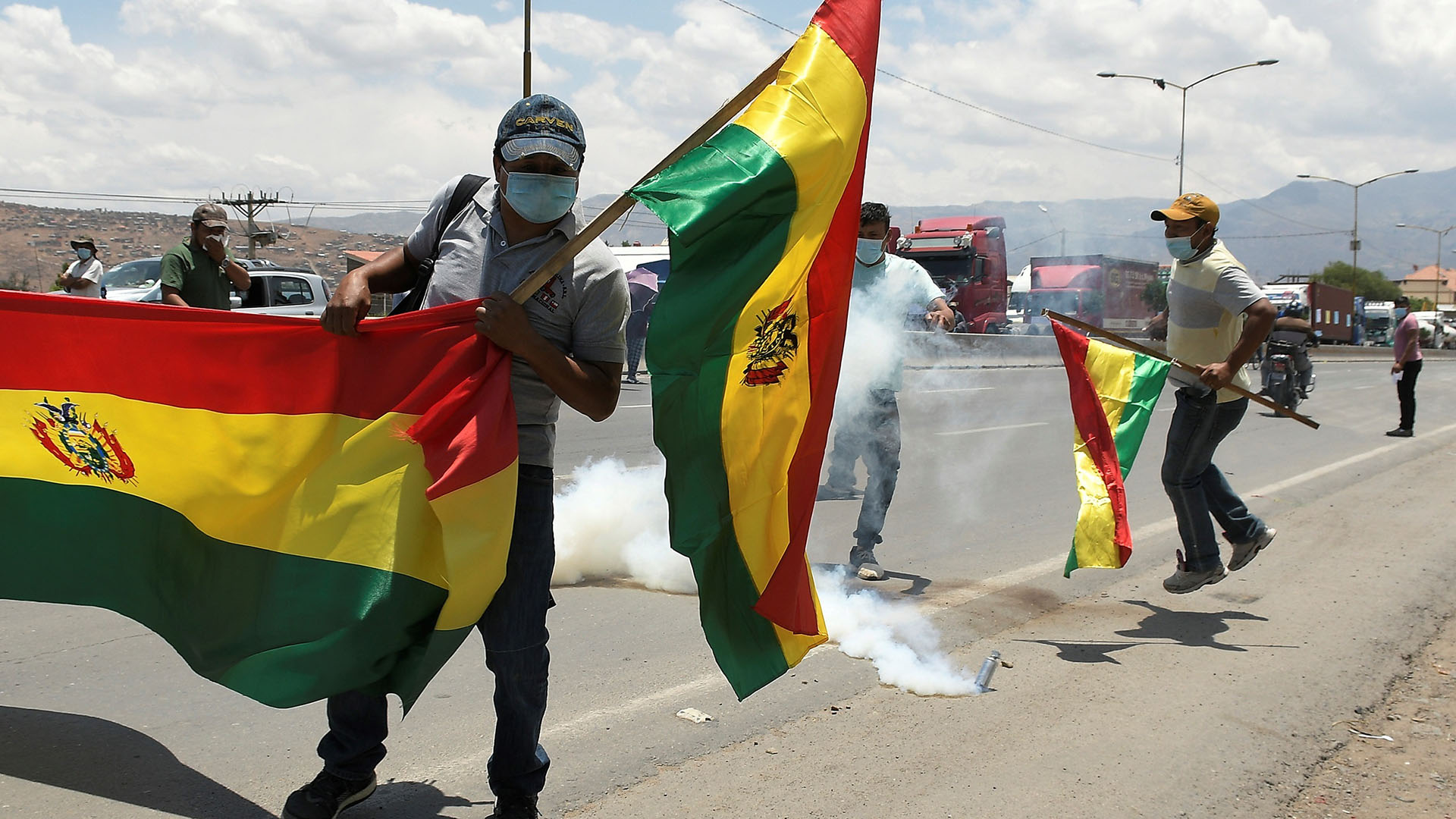 La Policía reprimió una protesta en Cochabamba (EFE/Jorge Abrego)
