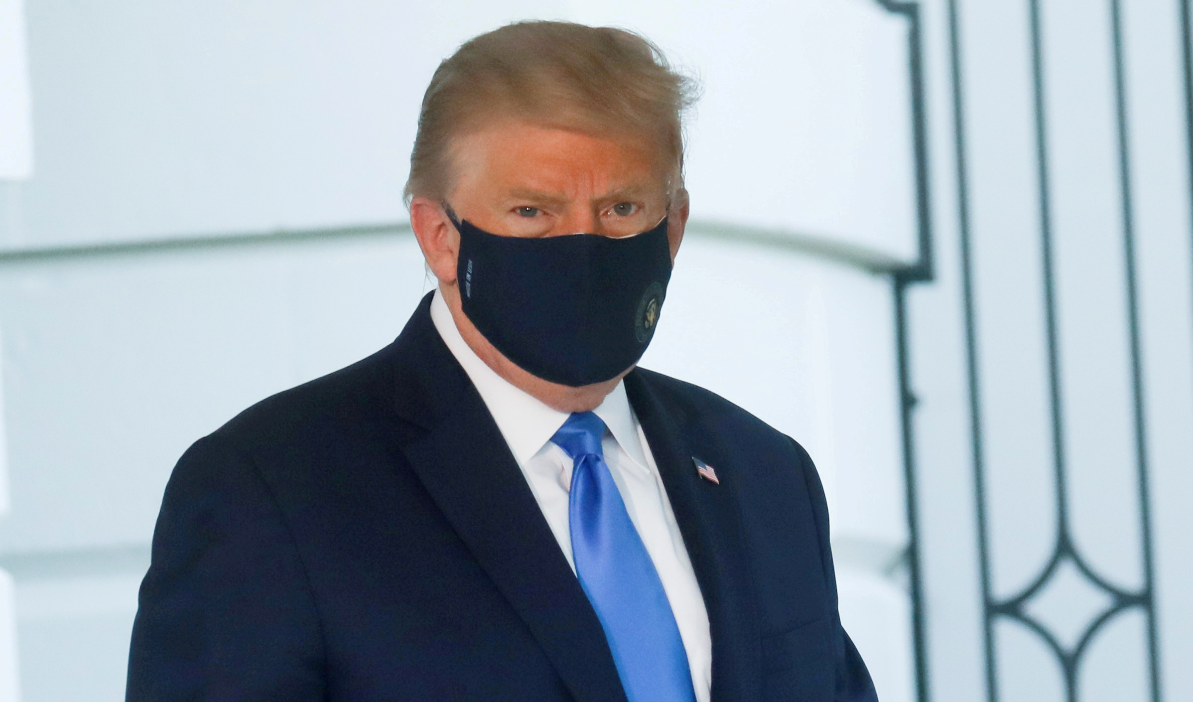 El presidente de Estados Unidos, Donald Trump con una máscara facial. REUTERS/Leah Millis/File Photo/File Photo