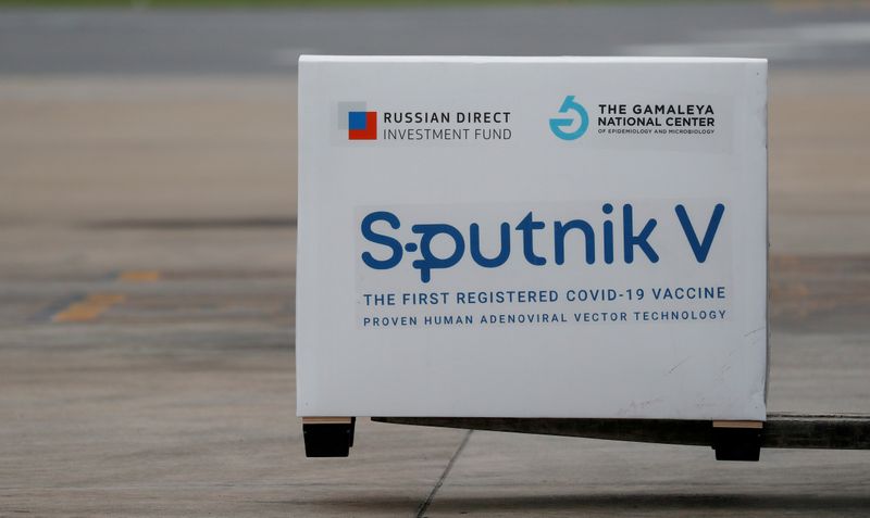 Uno de los cargamentos de Sputnik V que llegaron a Ezeiza (REUTERS)