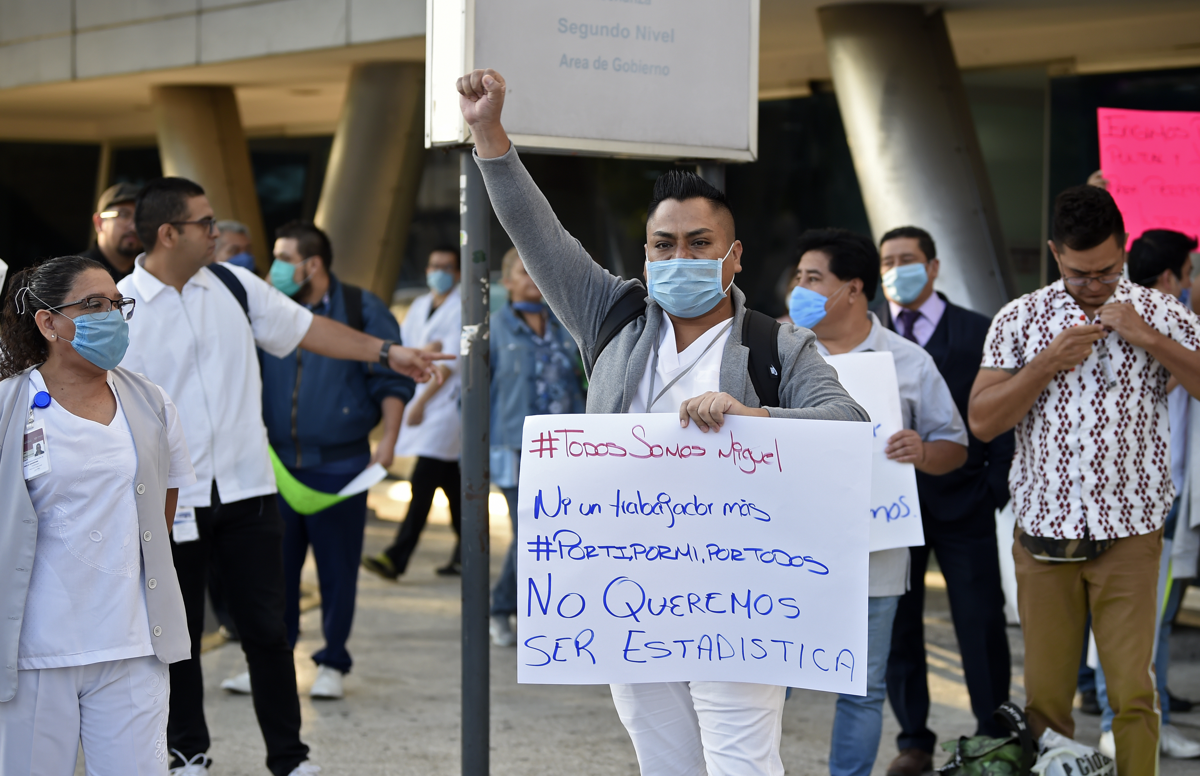 La inseguridad ha incrementado bastante, hasta tal grado que las autoridades sanitarias están considerando desaparecer el servicio social (Foto: Alfredo Estrella / AFP)