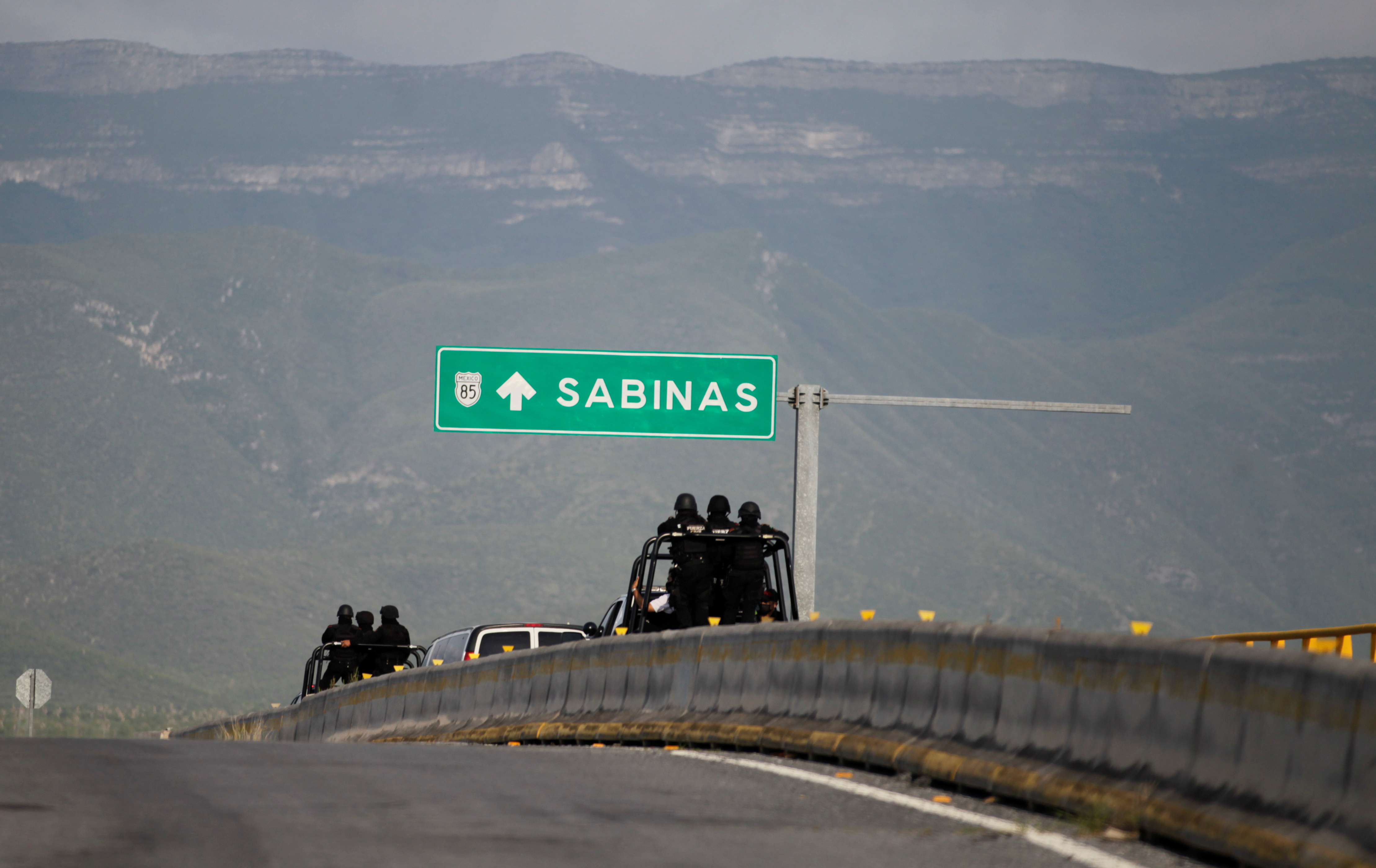 Carretera de la muerte: la verdad tras el tramo Monterrey-Nuevo Laredo donde la gente “desaparece”
REUTERS/Daniel Becerril