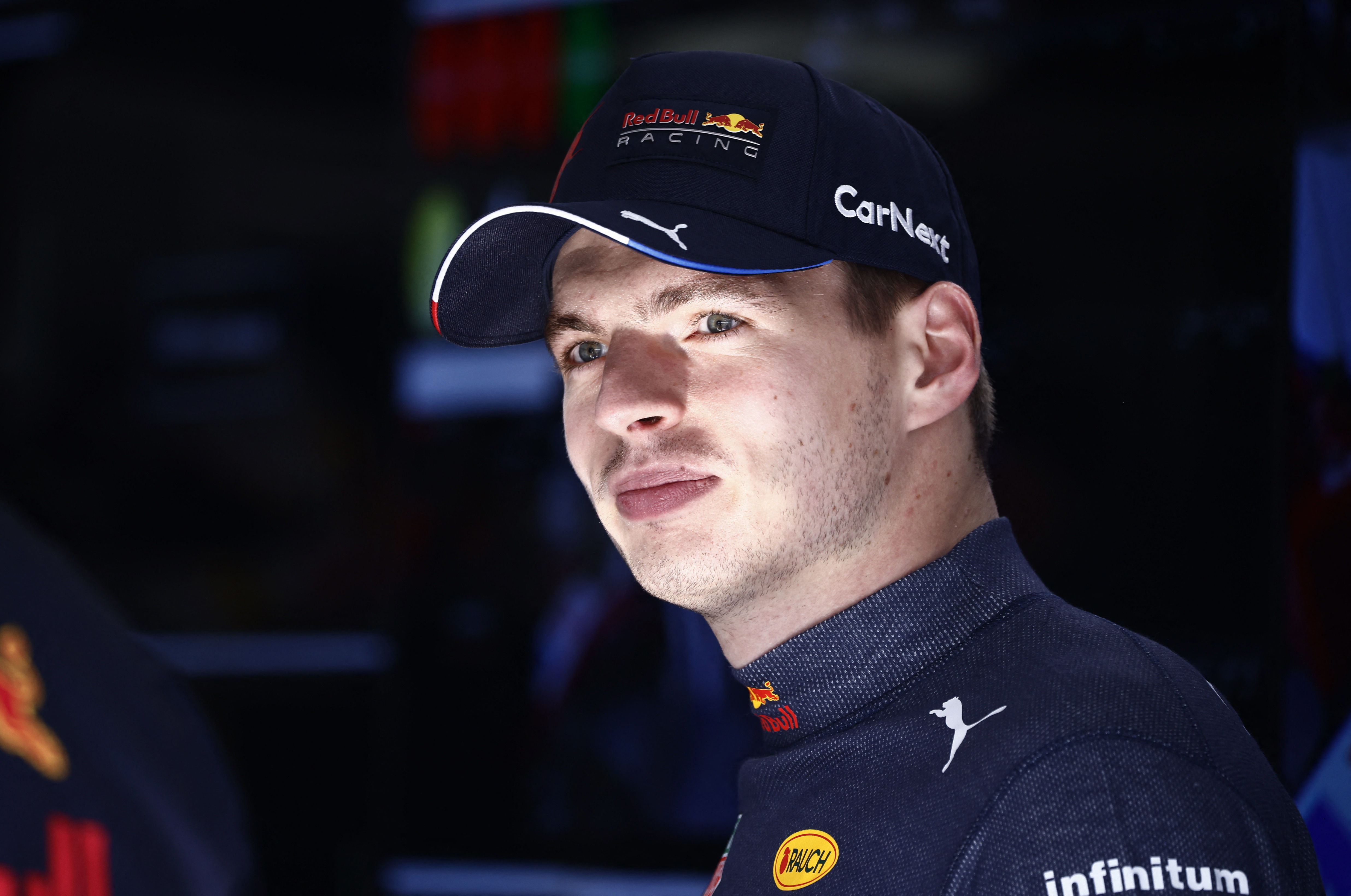 Max Verstappen quiere alzarse con la victoria para afirmarse en los más alto (Reuters)