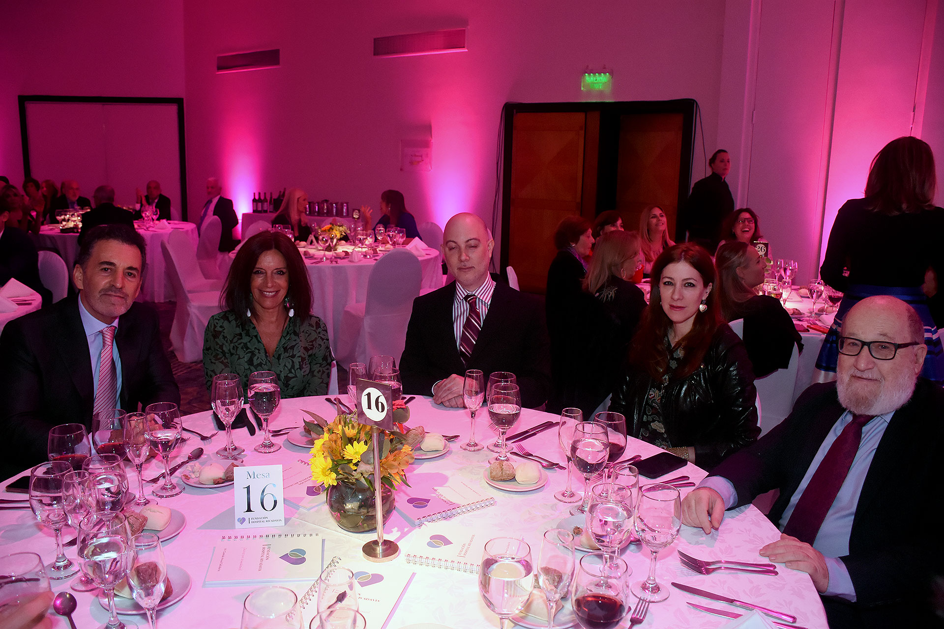 Daniel Simonutti, Carolina Barros, Claudio Regueira, Andrea Lambertini y Eduardo Epzsteyn en la mesa de Corporación América 