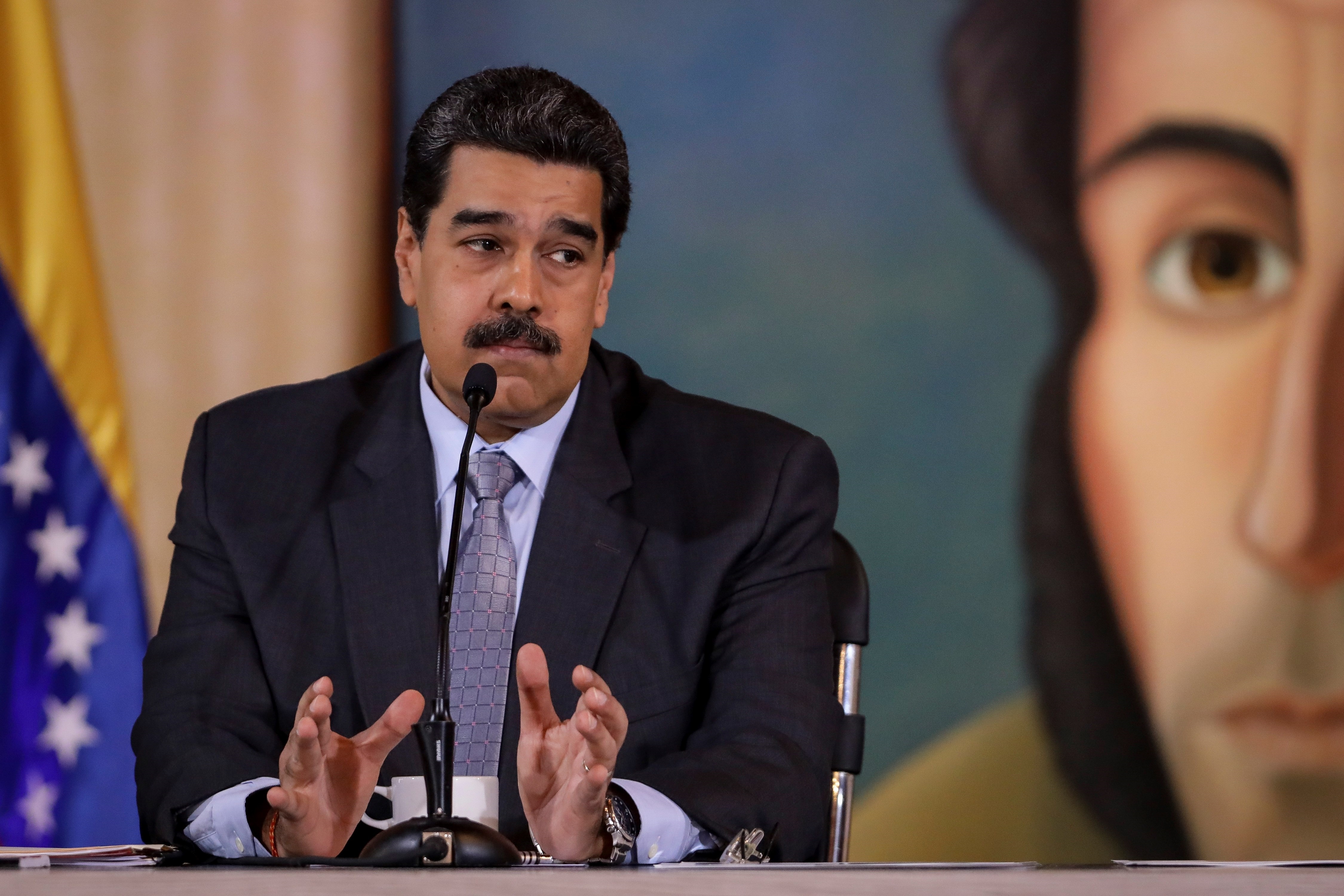 La oposición busca promover un referéndum revocatorio constitucional contra el dictador Nicolás Maduro (EFE/Rayner Pena)