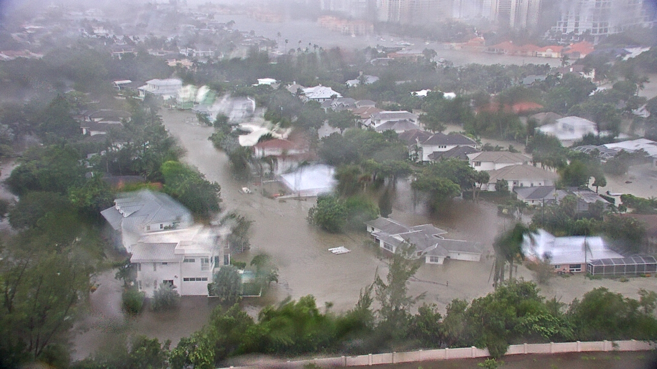 EN VIVO: el huracán Ian tocó tierra al norte de Fort Myers con fuerza monstruosa