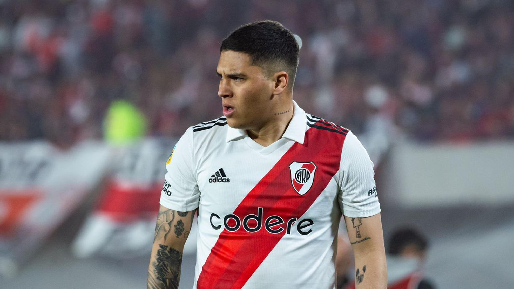 Juan Fernando Quintero quiso quedarse el resto de su carrera deportiva en River Plate, pero obstáculos con el dólar y el pago de su ficha le impidieron cumplir su deseo. Imagen: Reuters.
