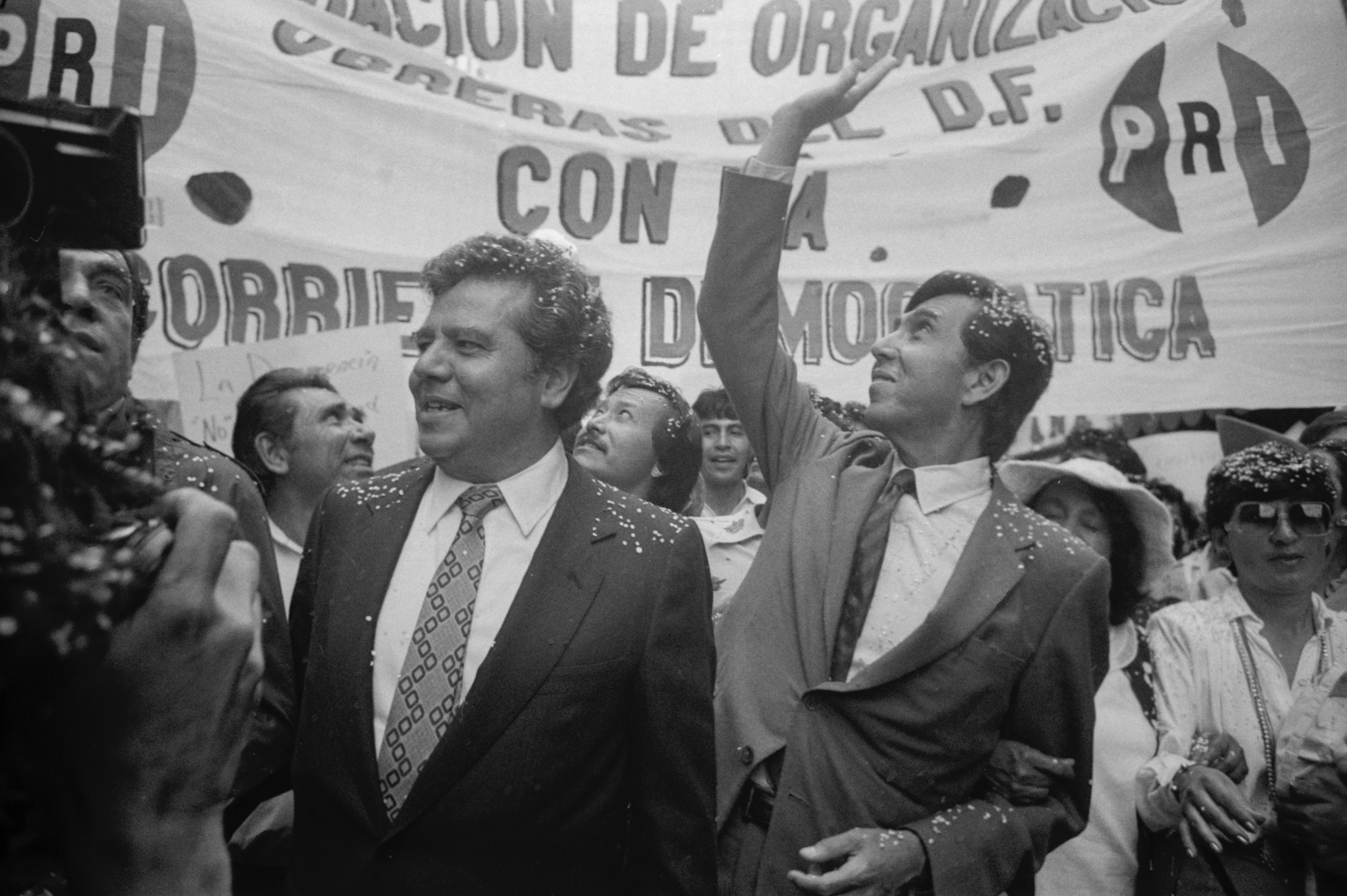 Porfirio Muñoz Ledo acompañando a Cuauhtémoc Cárdenas en los 80 (Foto: Cuartoscuro/Pedro Valtierra)