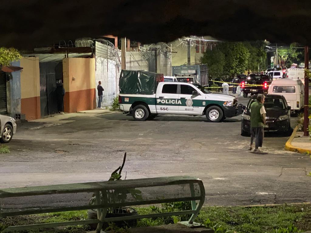 Motosicarios ejecutaron con más de 30 disparos al conductor de una camioneta en Gustavo A. Madero