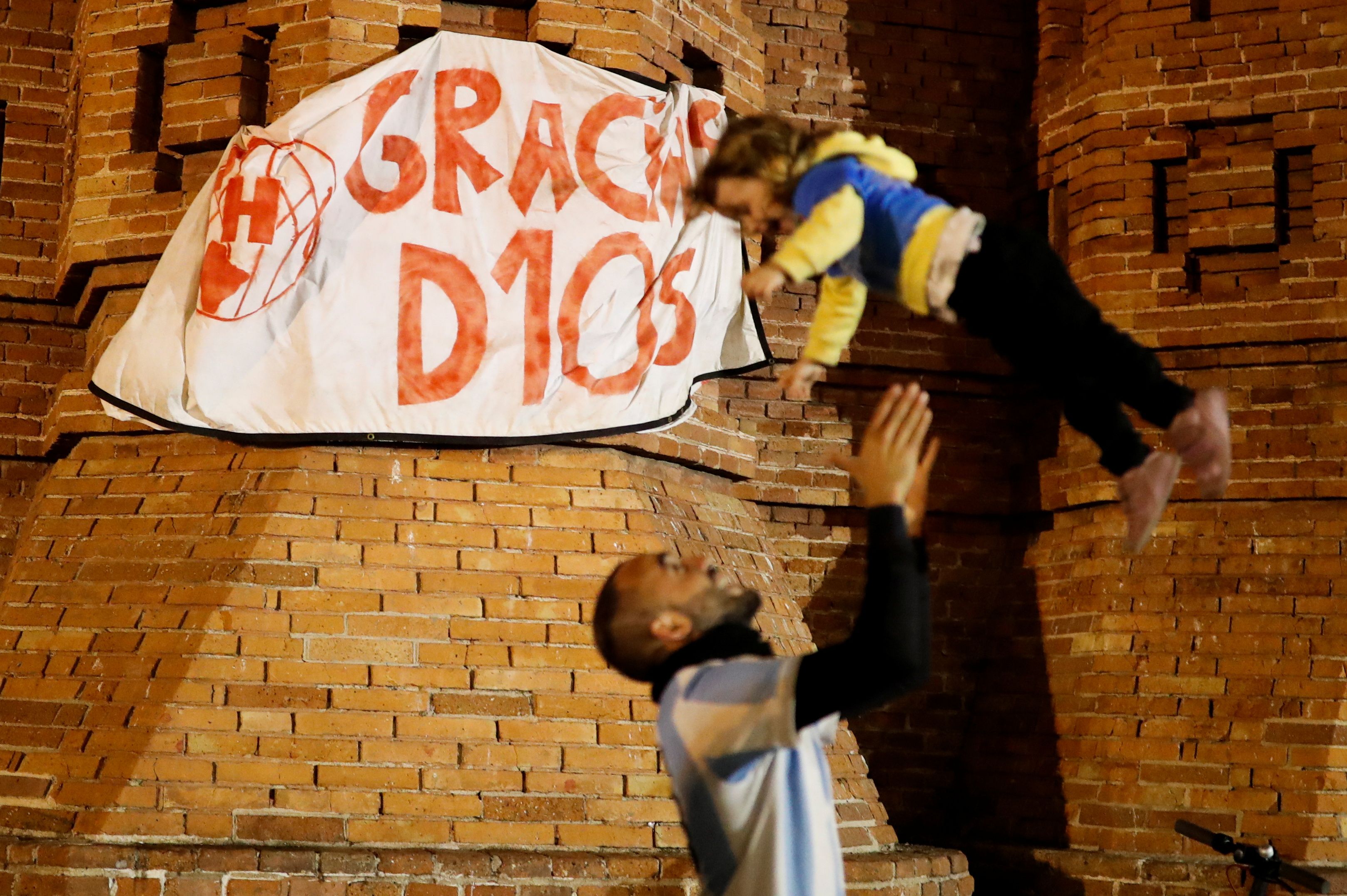 Al igual que como ocurrió en otras ciudades, la gente decidió recordarlo con alegría, más allá del dolor