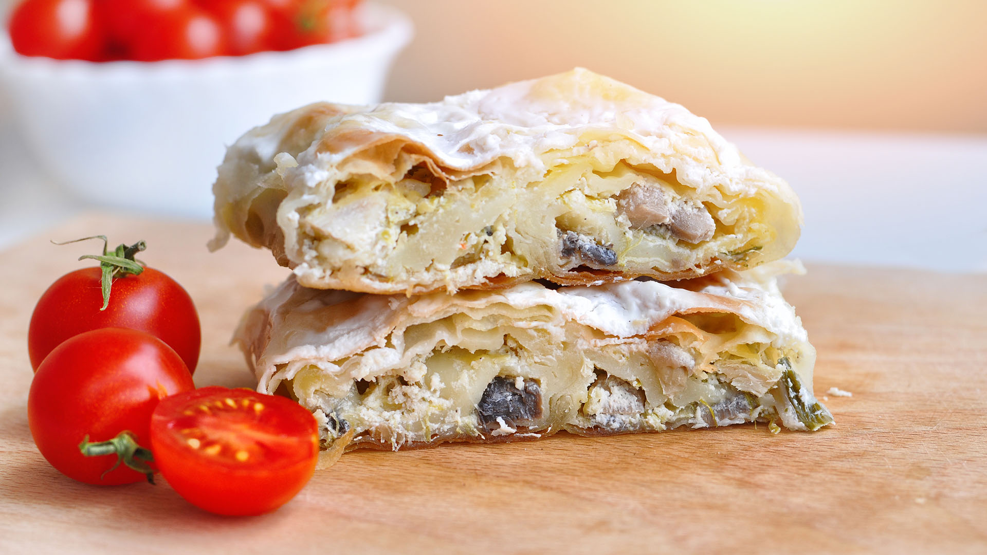 strudel de queso y champiñones (Shutterstock)