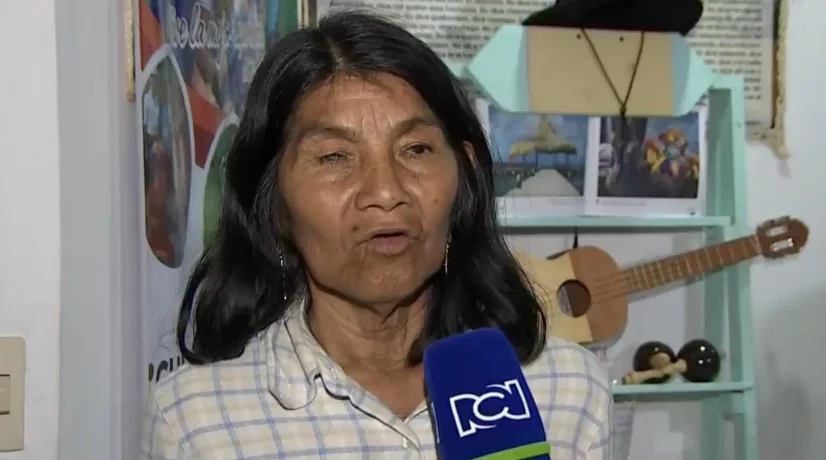 Ella es Fátima Valencia, abuela de los hermanos Mucutuy, rescatados en la selva del Guaviare. Foto: Captura RCN TV