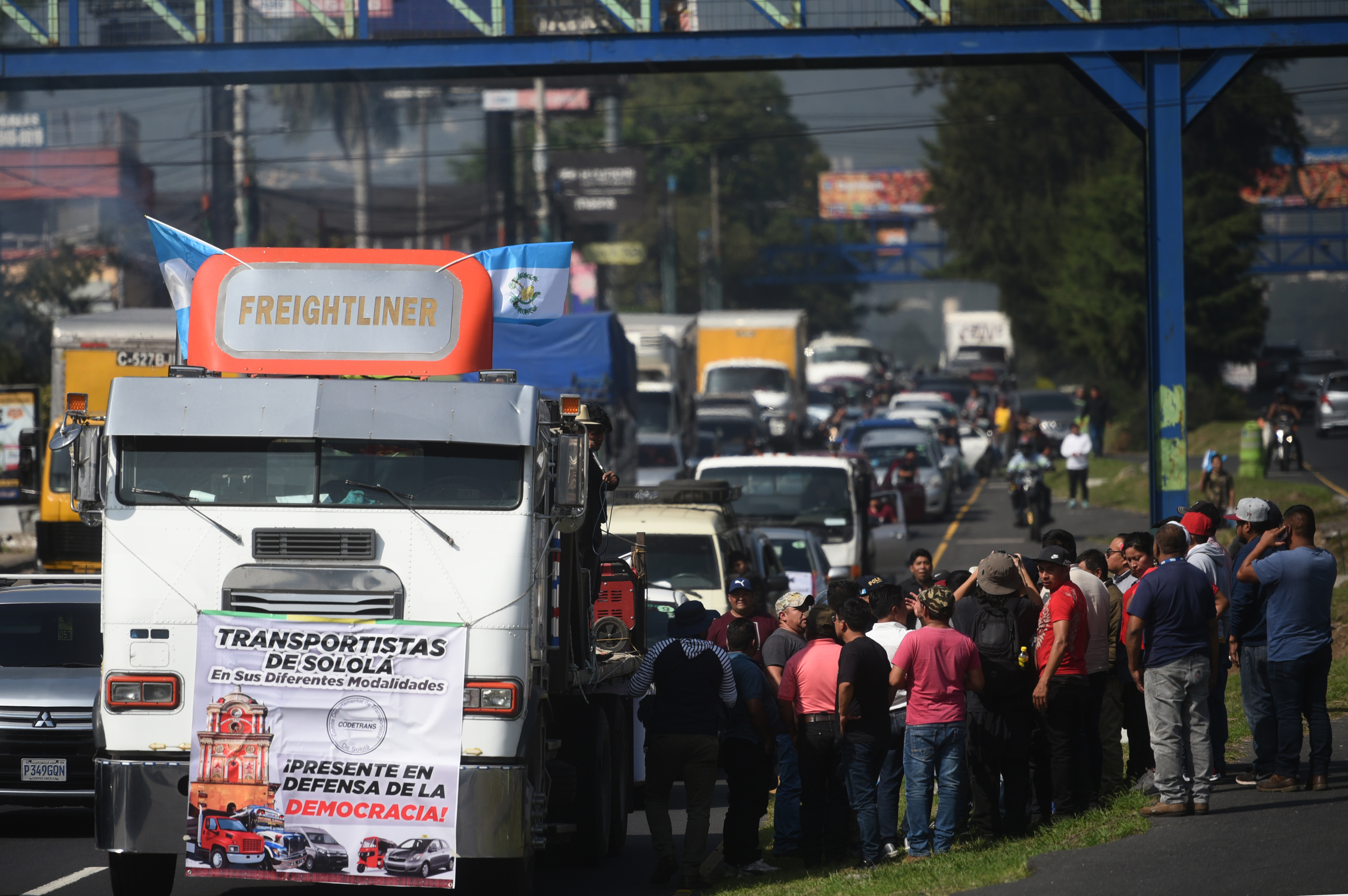 Caravanas de vehículos protestaron contra los intentos de revertir el  resultado electoral en Guatemala - Infobae