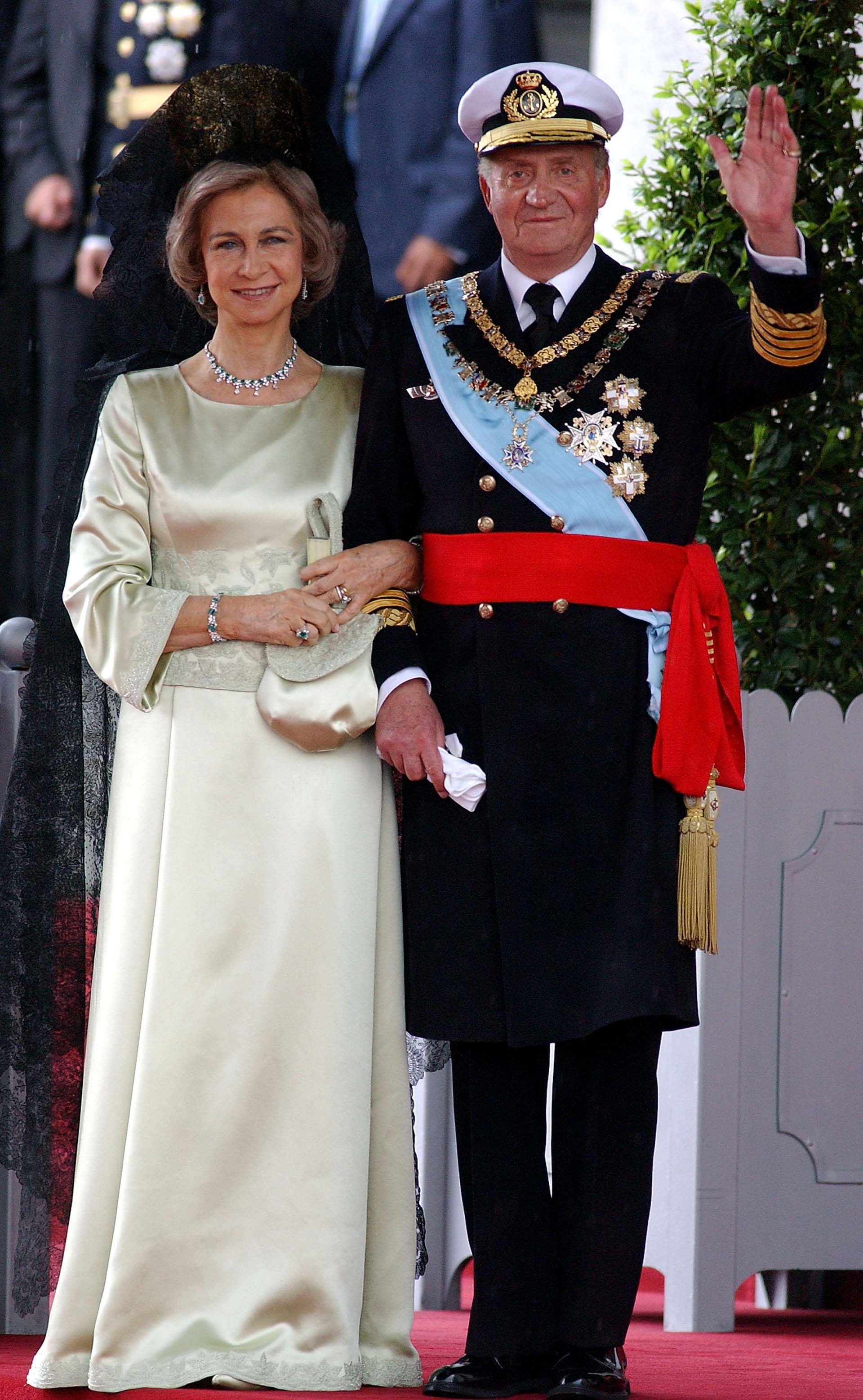 Sofía habla varios idiomas con fluidez: griego, español, inglés, francés, alemán e italiano, y se la ha considerado en varias ocasiones como la mujer más elegante de España, así como de la realeza europea. (Photo by Carlos Alvarez/Getty Images)